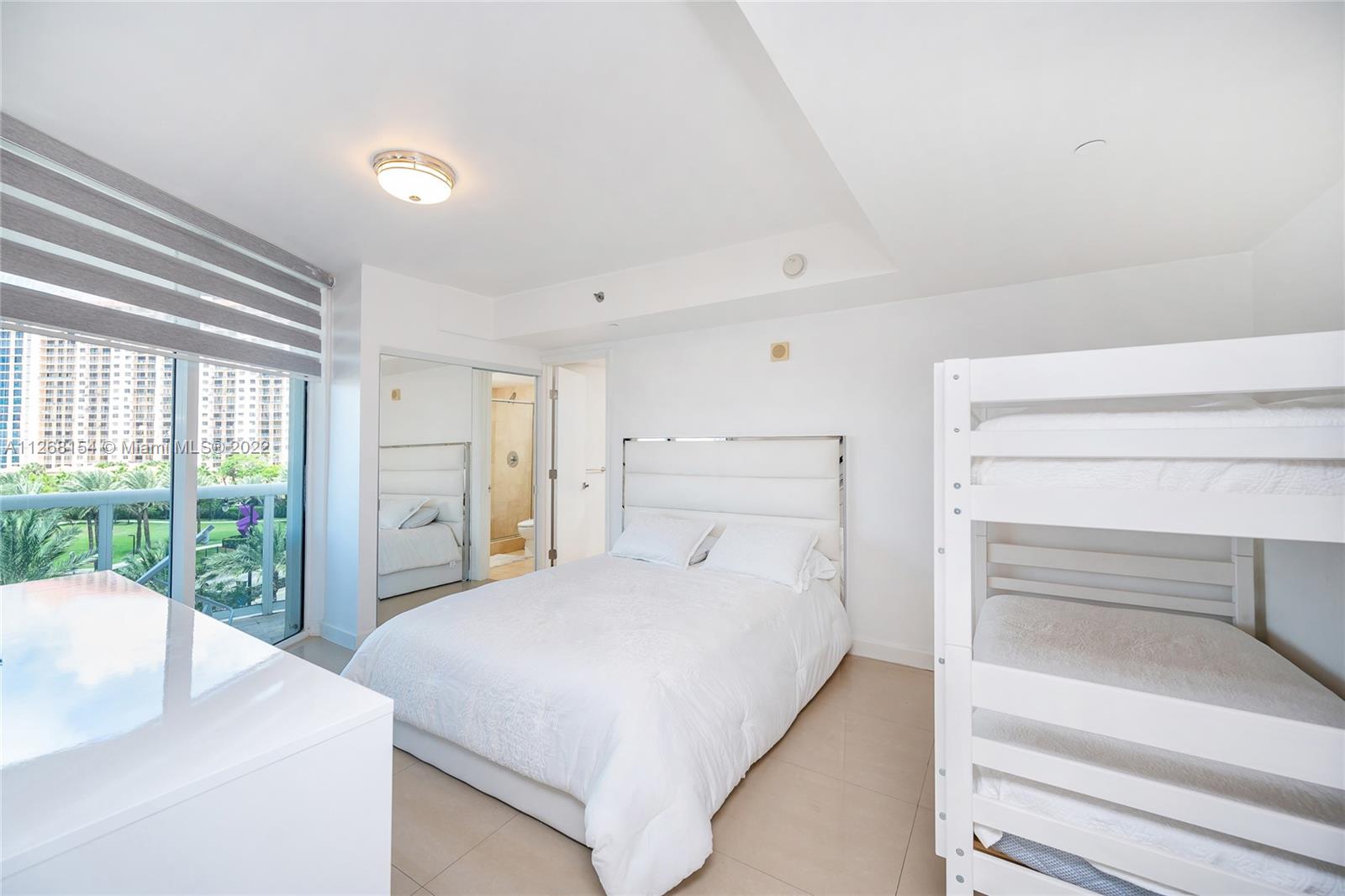 17201 Collins Ave Unit: 506