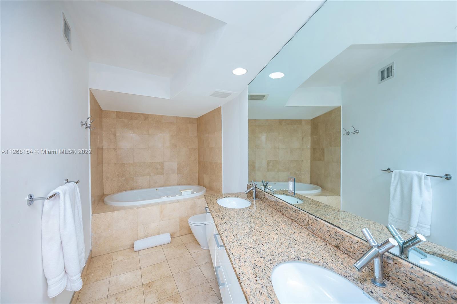 17201 Collins Ave Unit: 506