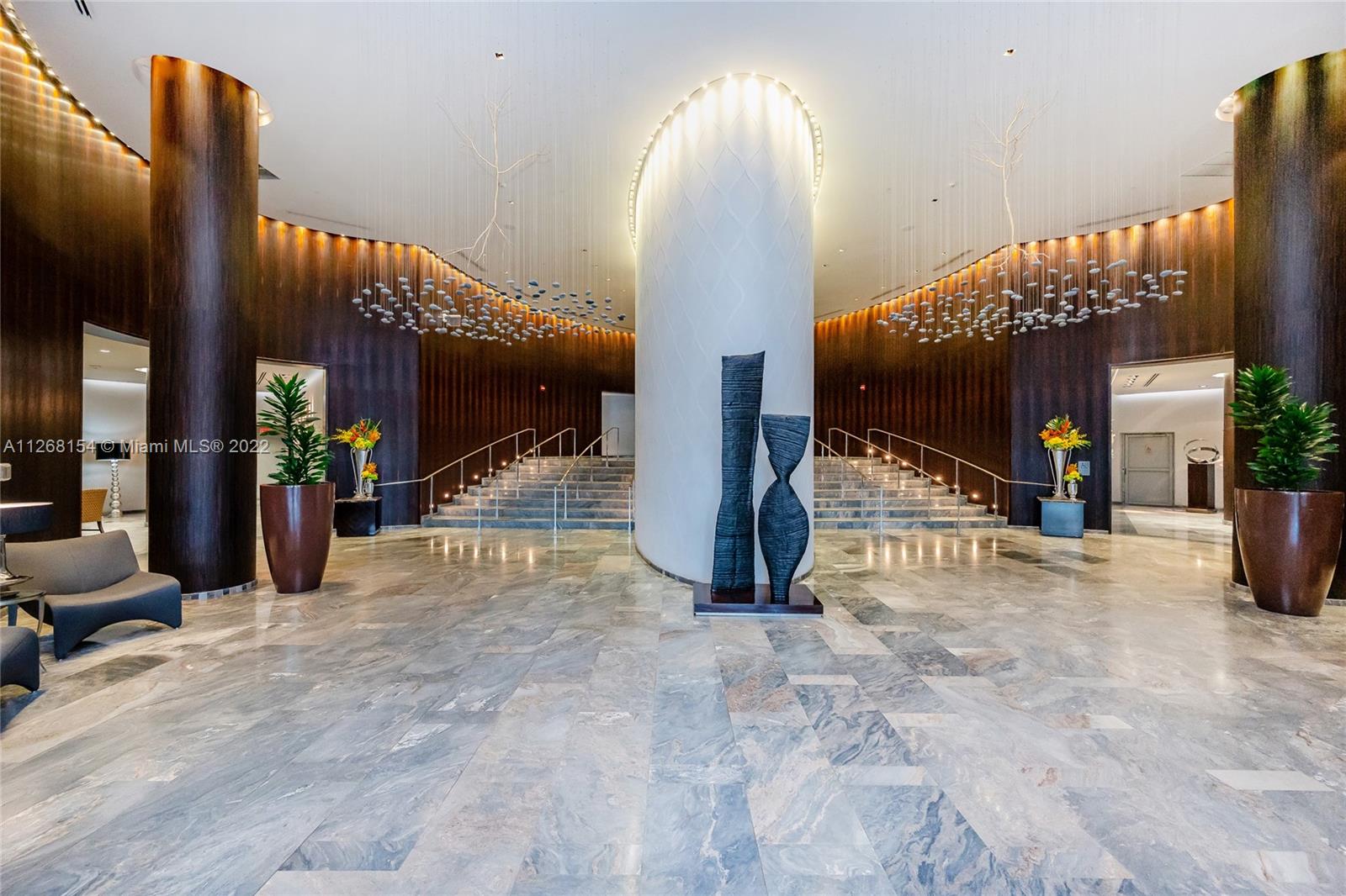 17201 Collins Ave Unit: 506