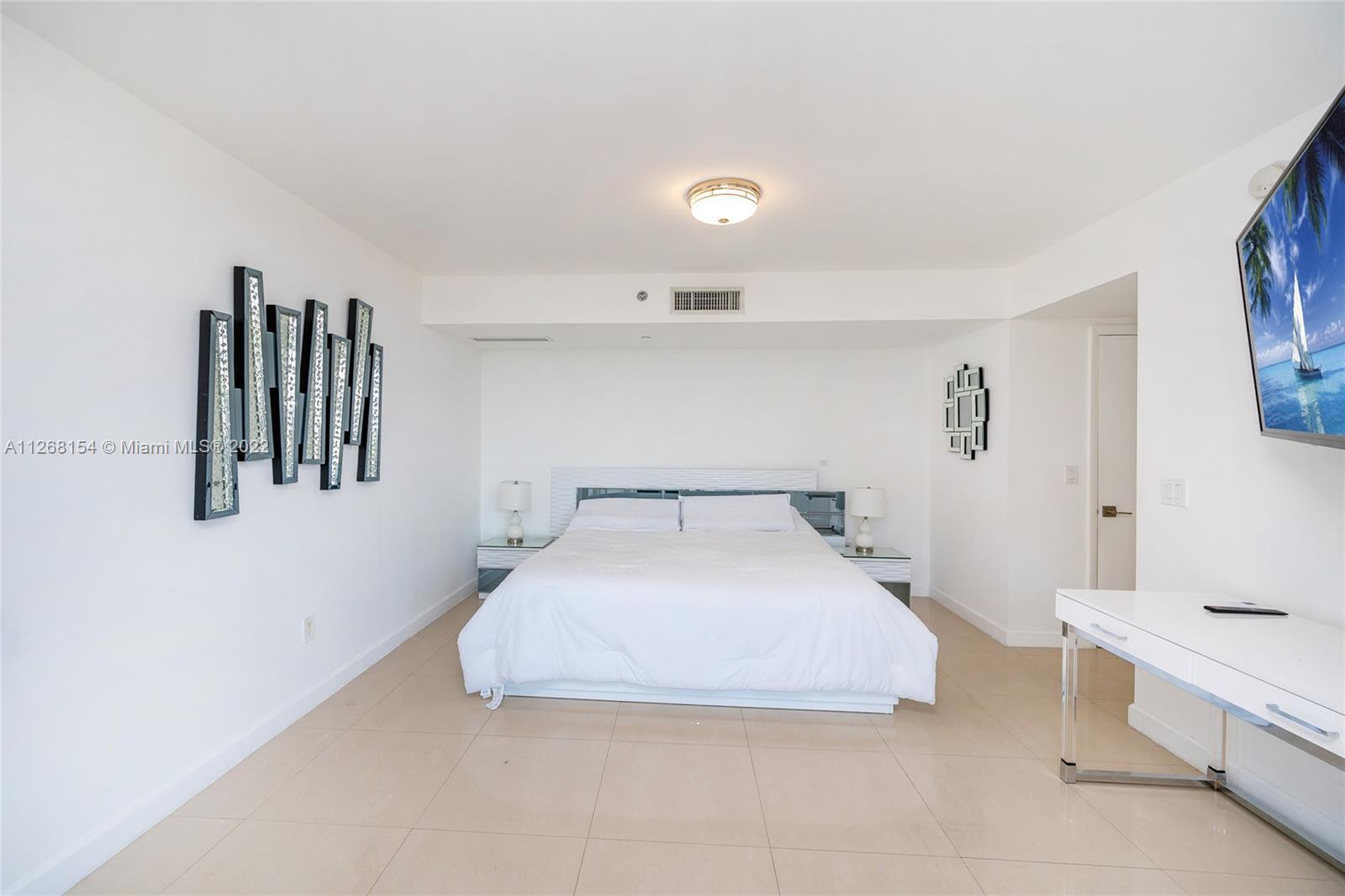17201 Collins Ave Unit: 506