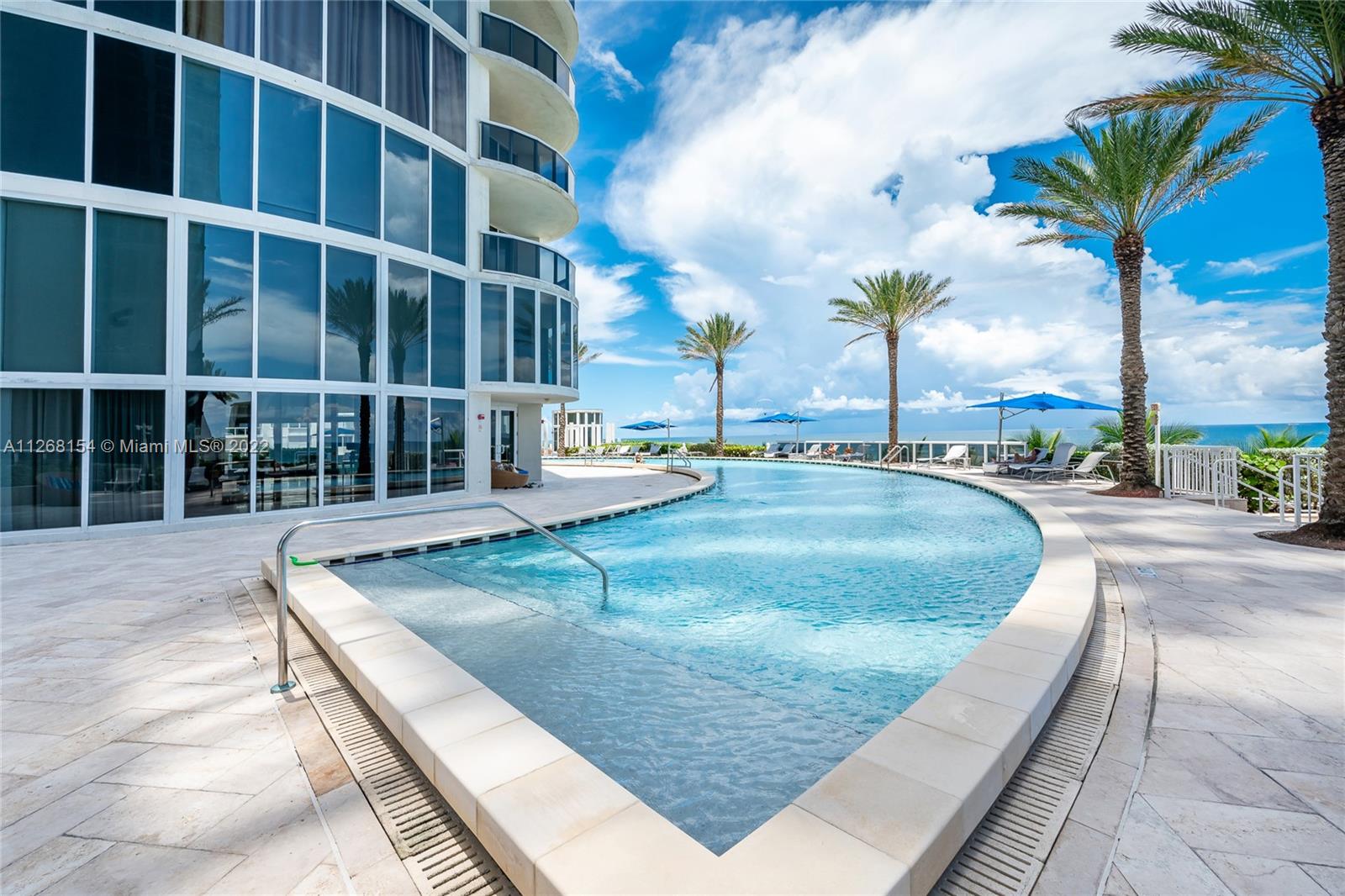 17201 Collins Ave Unit: 506