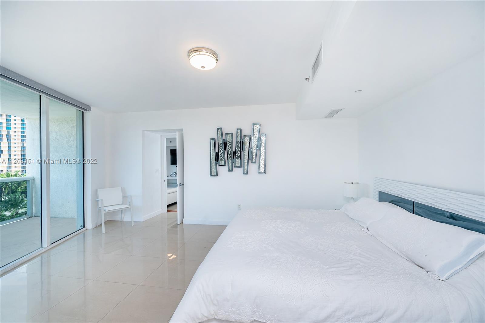 17201 Collins Ave Unit: 506