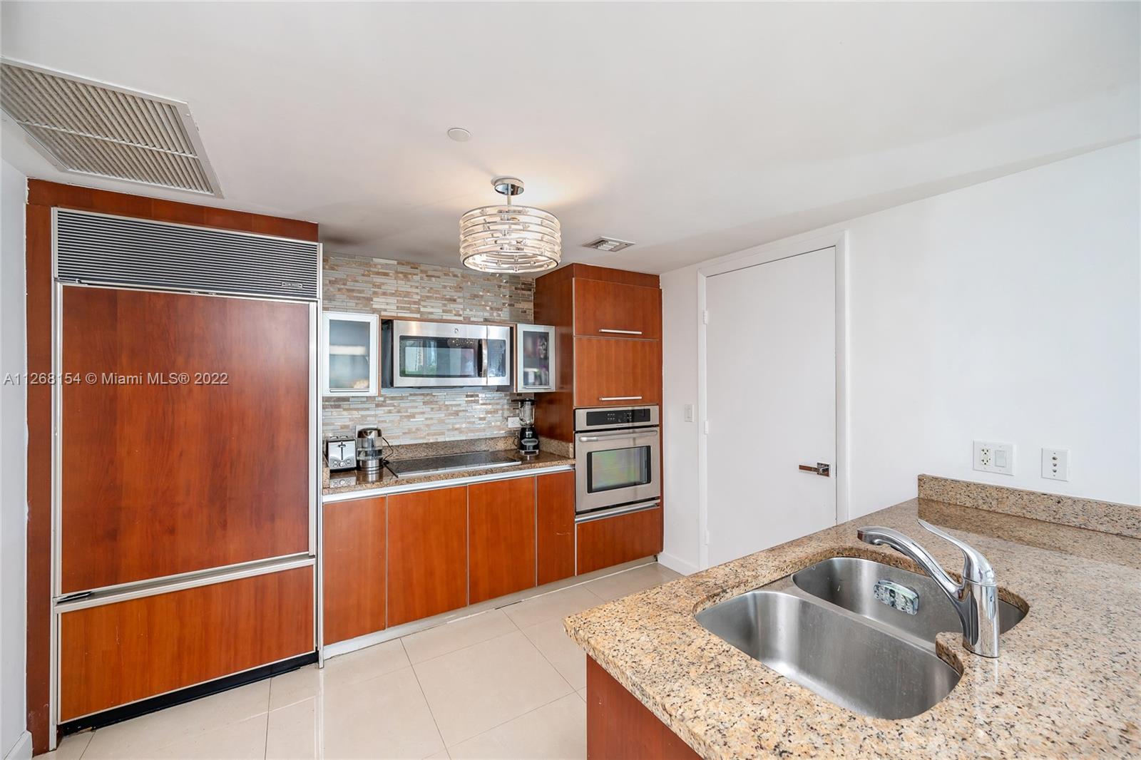 17201 Collins Ave Unit: 506