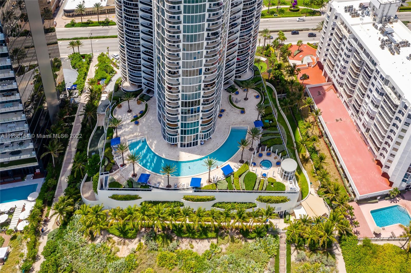 17201 Collins Ave Unit: 506