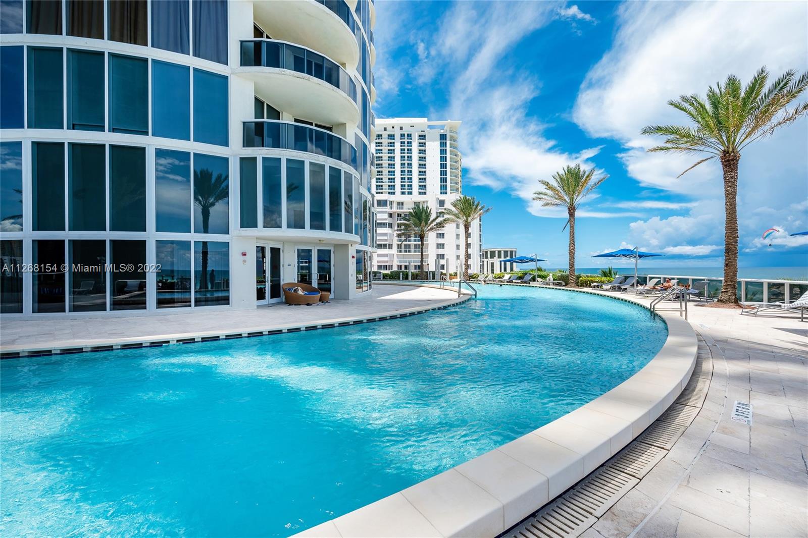 17201 Collins Ave Unit: 506