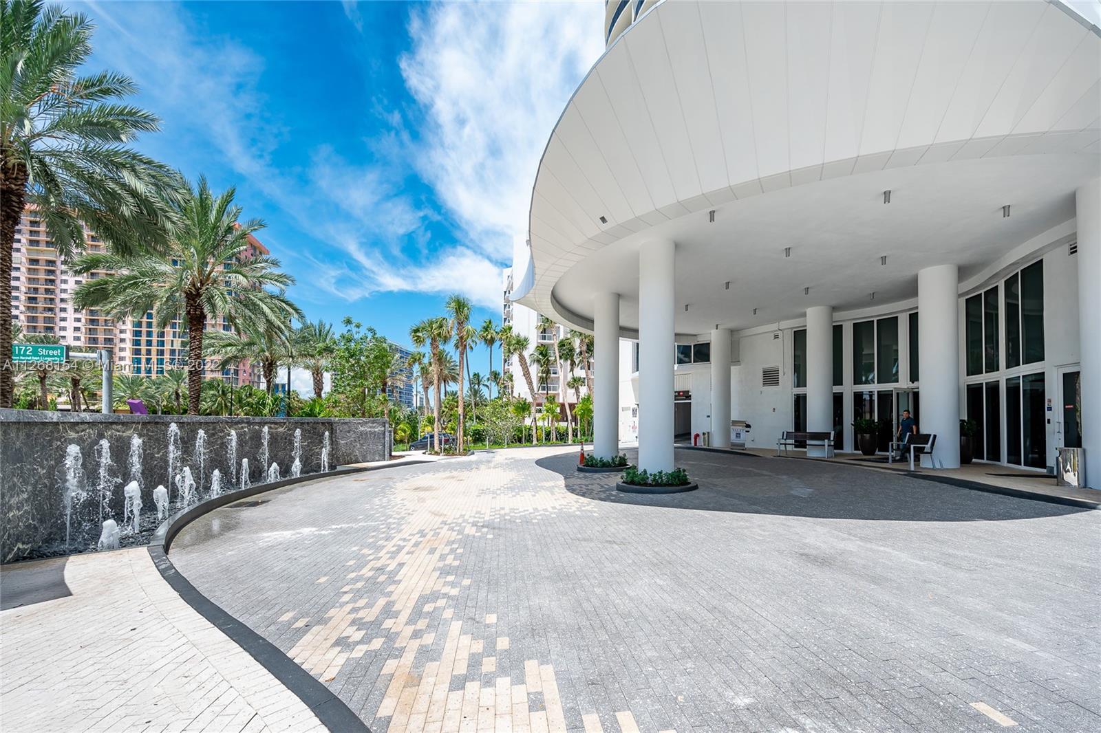 17201 Collins Ave Unit: 506