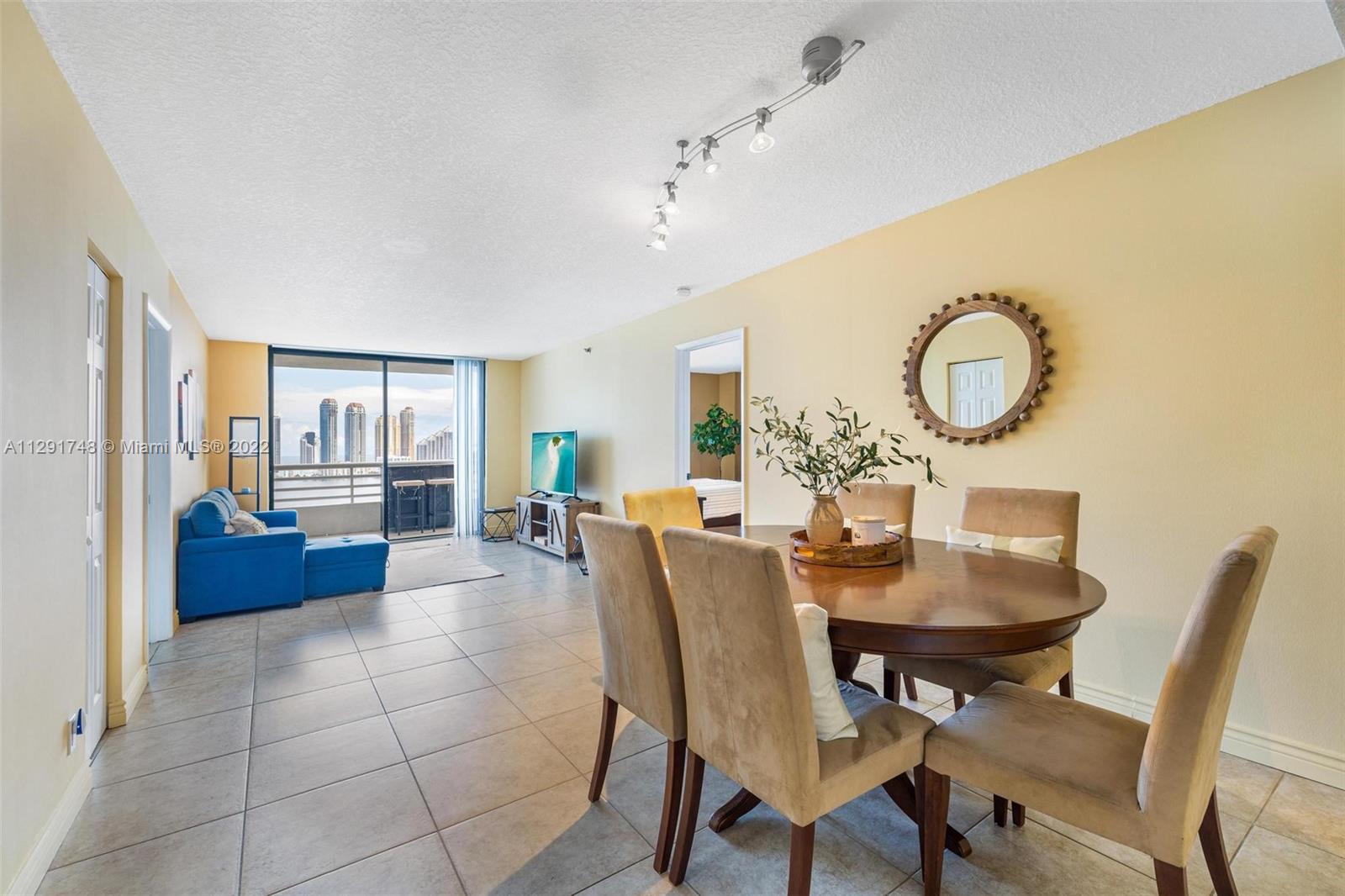 3300 NE 192 Unit: PH16
