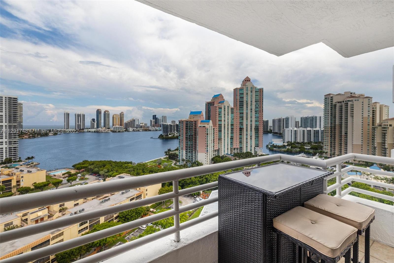 3300 NE 192 Unit: PH16