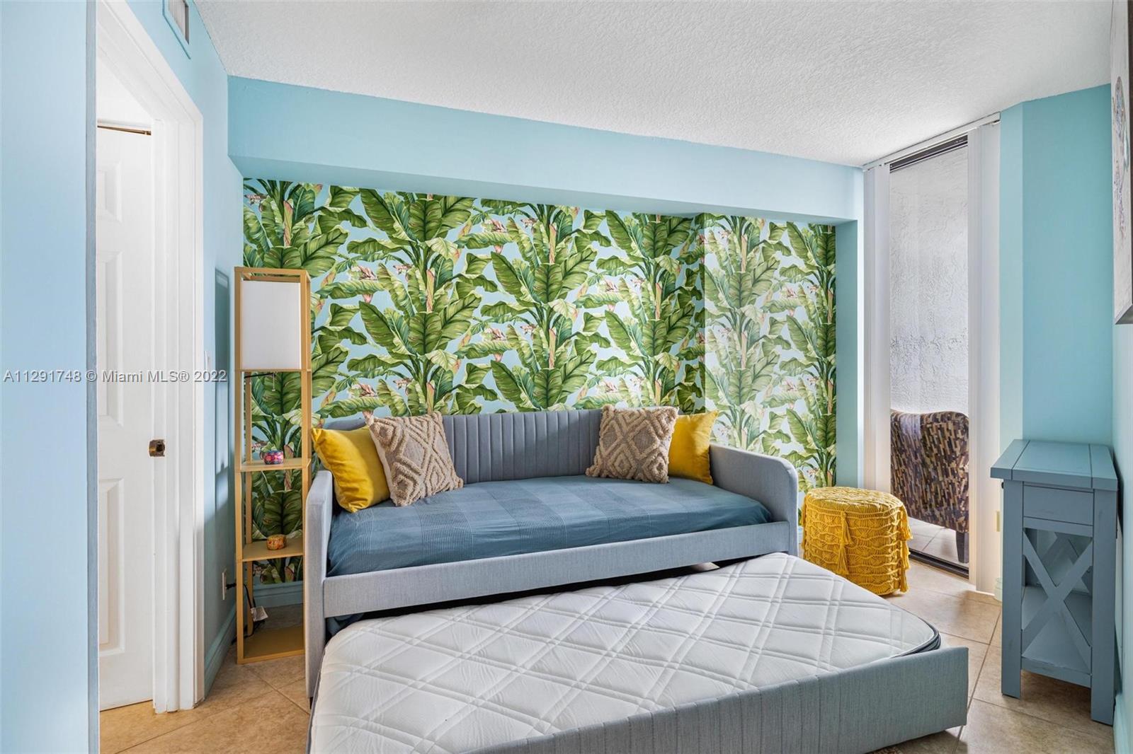 3300 NE 192 Unit: PH16