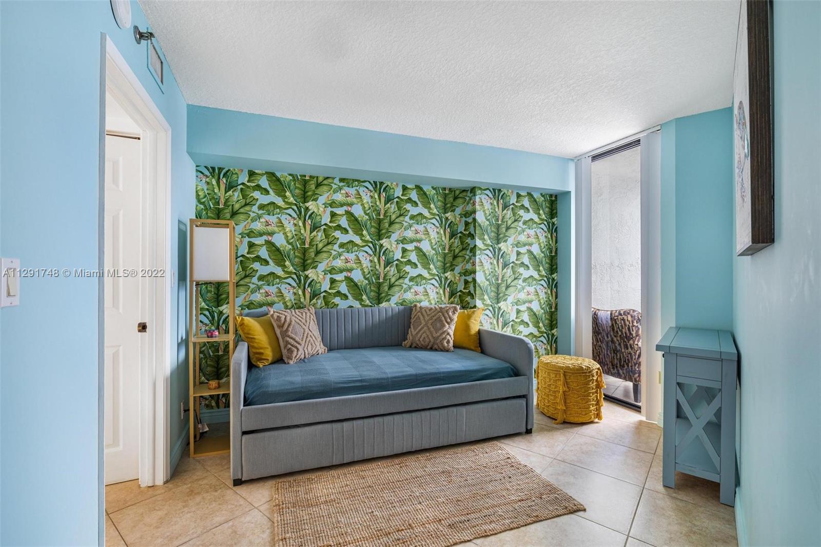 3300 NE 192 Unit: PH16