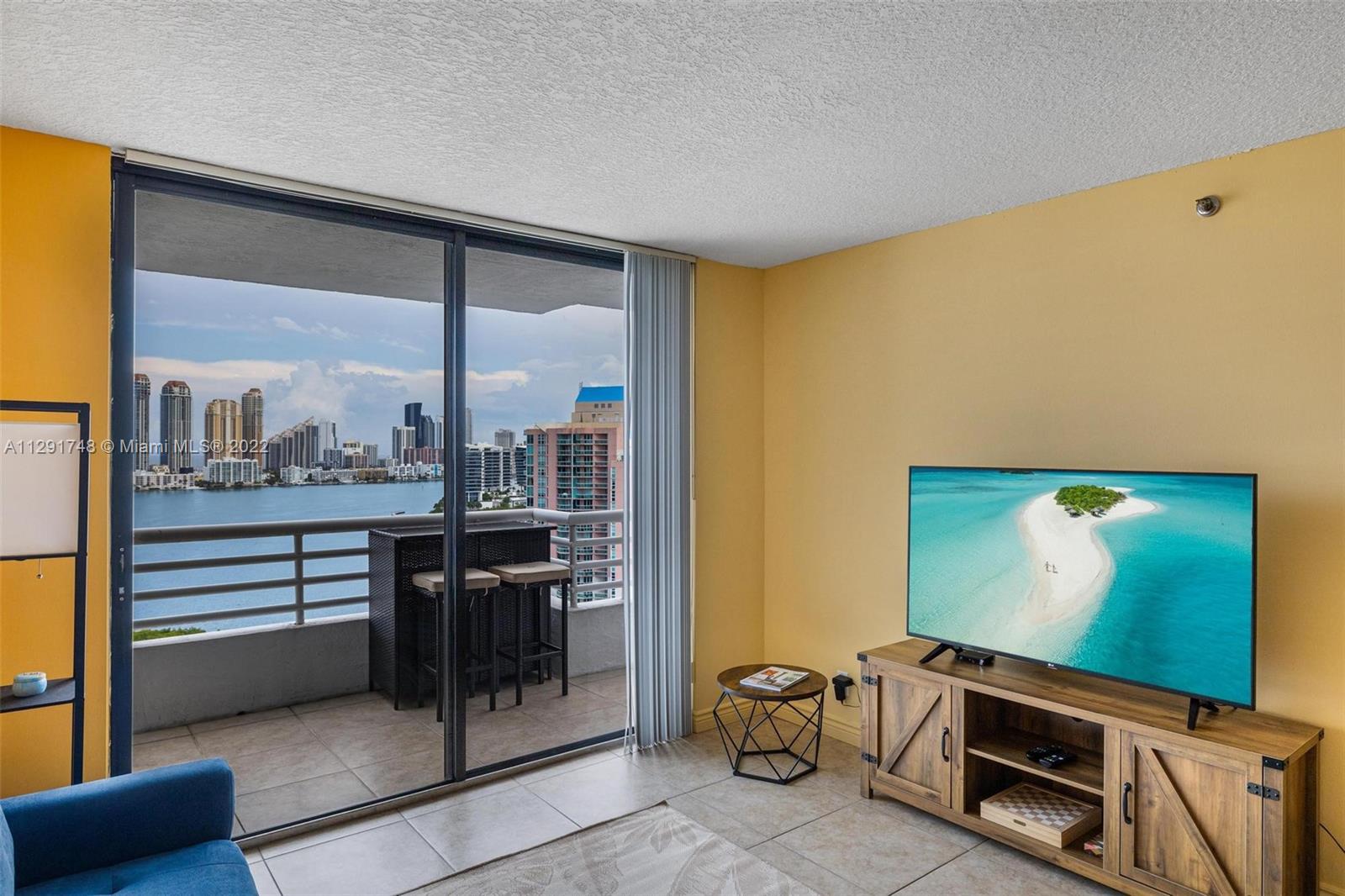 3300 NE 192 Unit: PH16