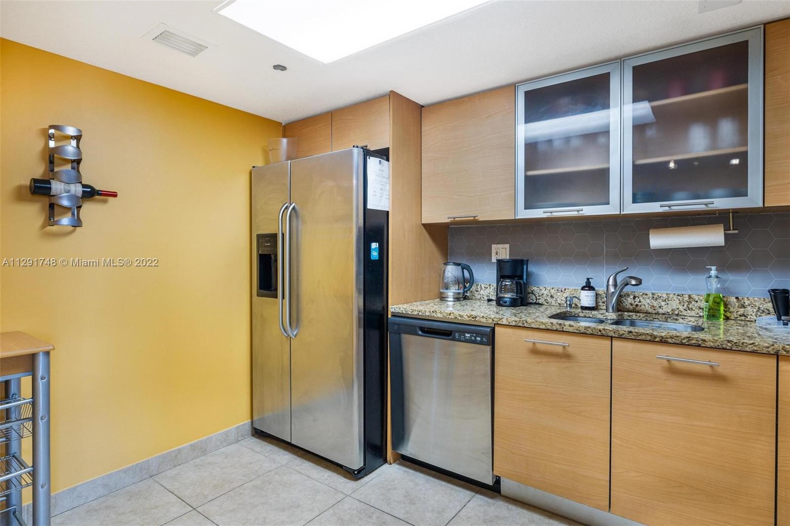 3300 NE 192 Unit: PH16
