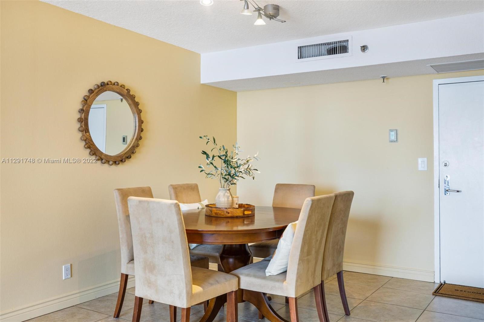 3300 NE 192 Unit: PH16