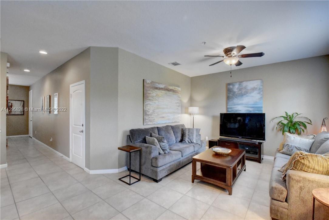 256 SW 6th Ct Unit: 256