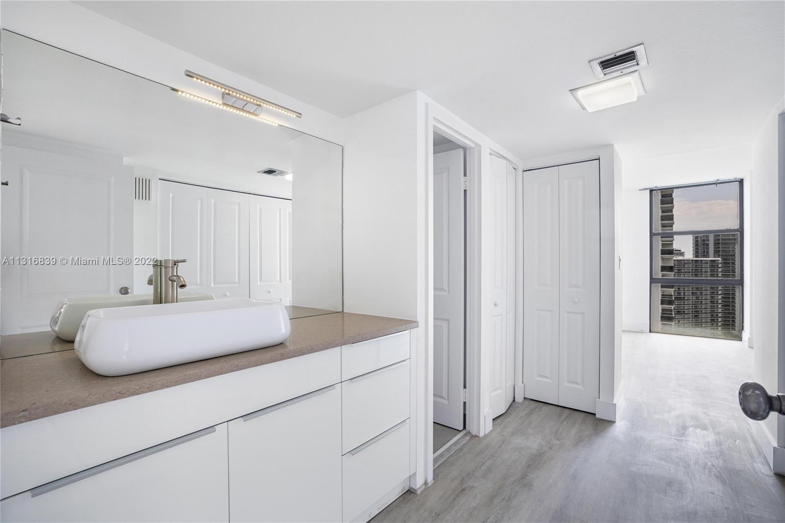 3625 N Country Club Dr Unit: 0000
