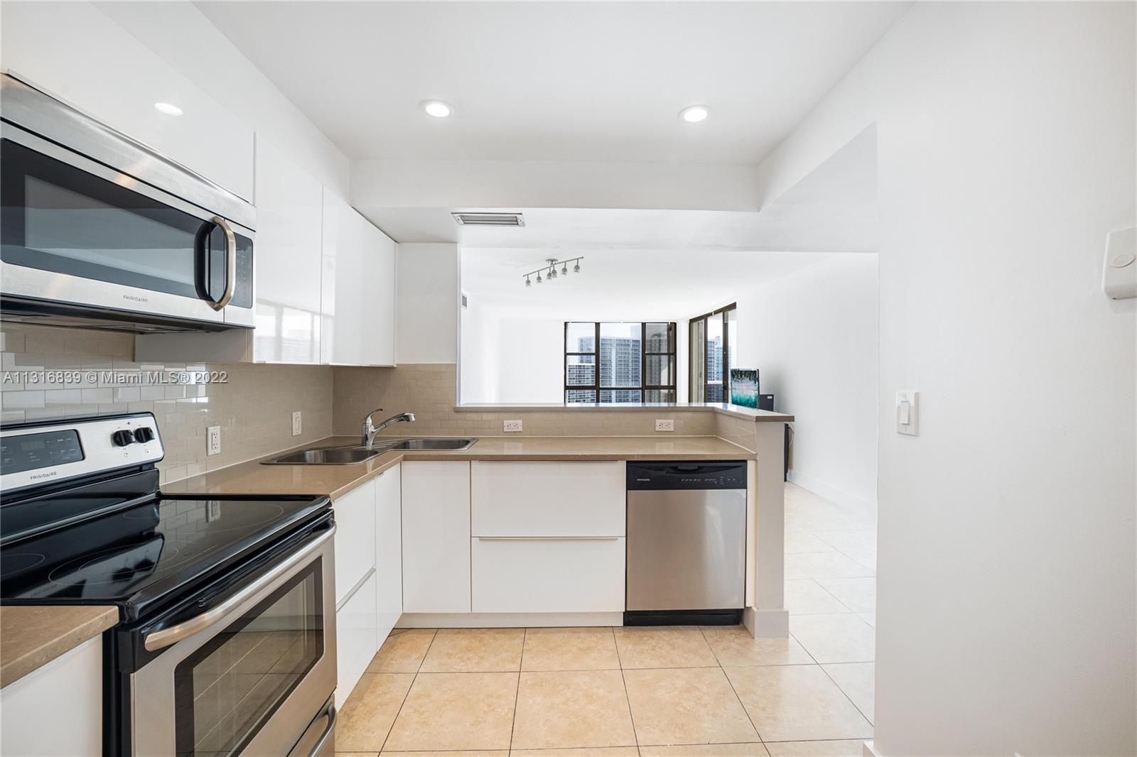 3625 N Country Club Dr Unit: 0000