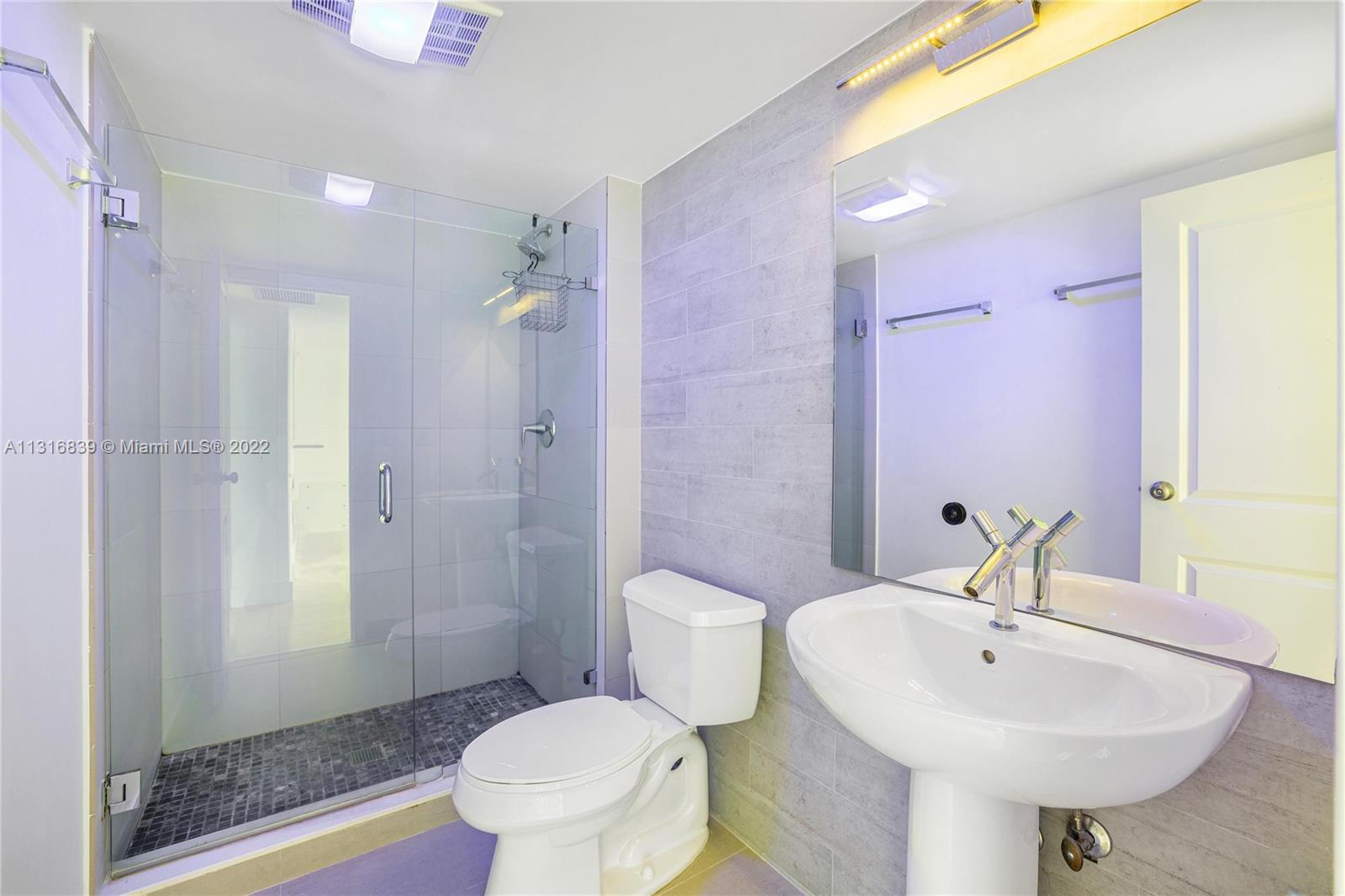 3625 N Country Club Dr Unit: 0000