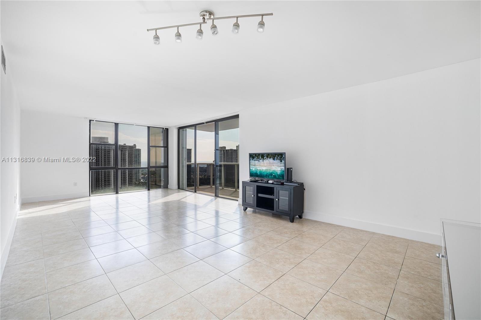 3625 N Country Club Dr Unit: 0000