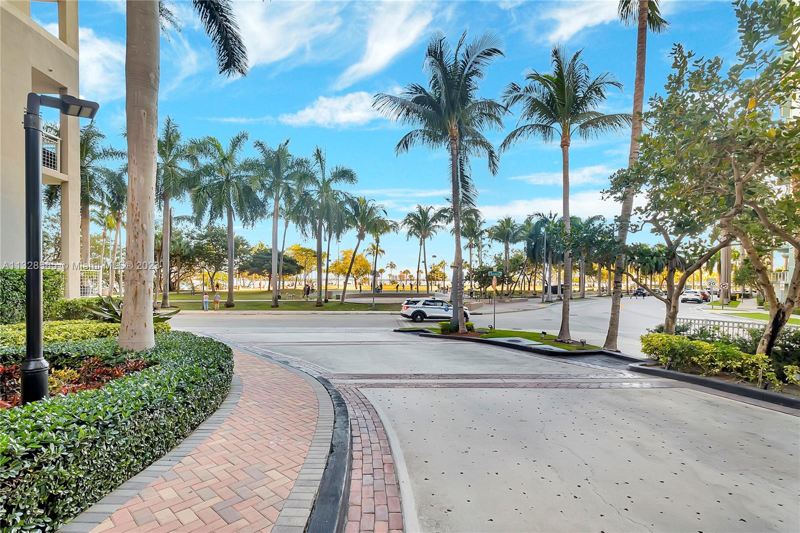 2000 N Bayshore Dr Unit: 325