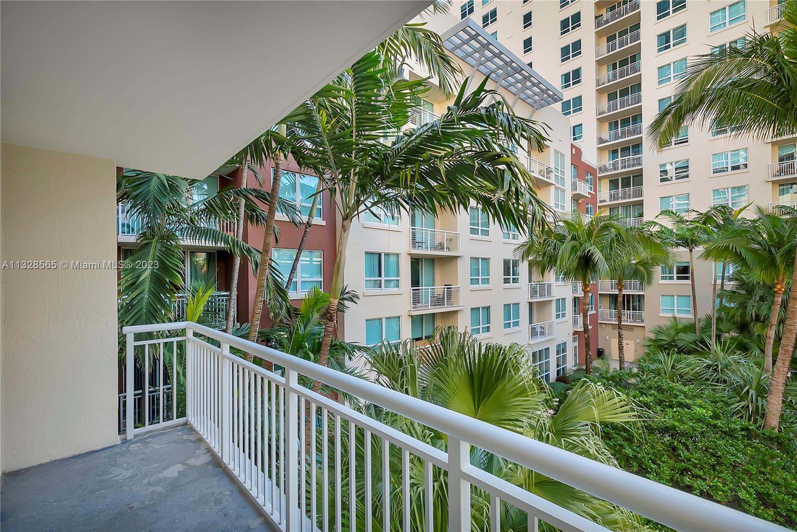 2000 N Bayshore Dr Unit: 325