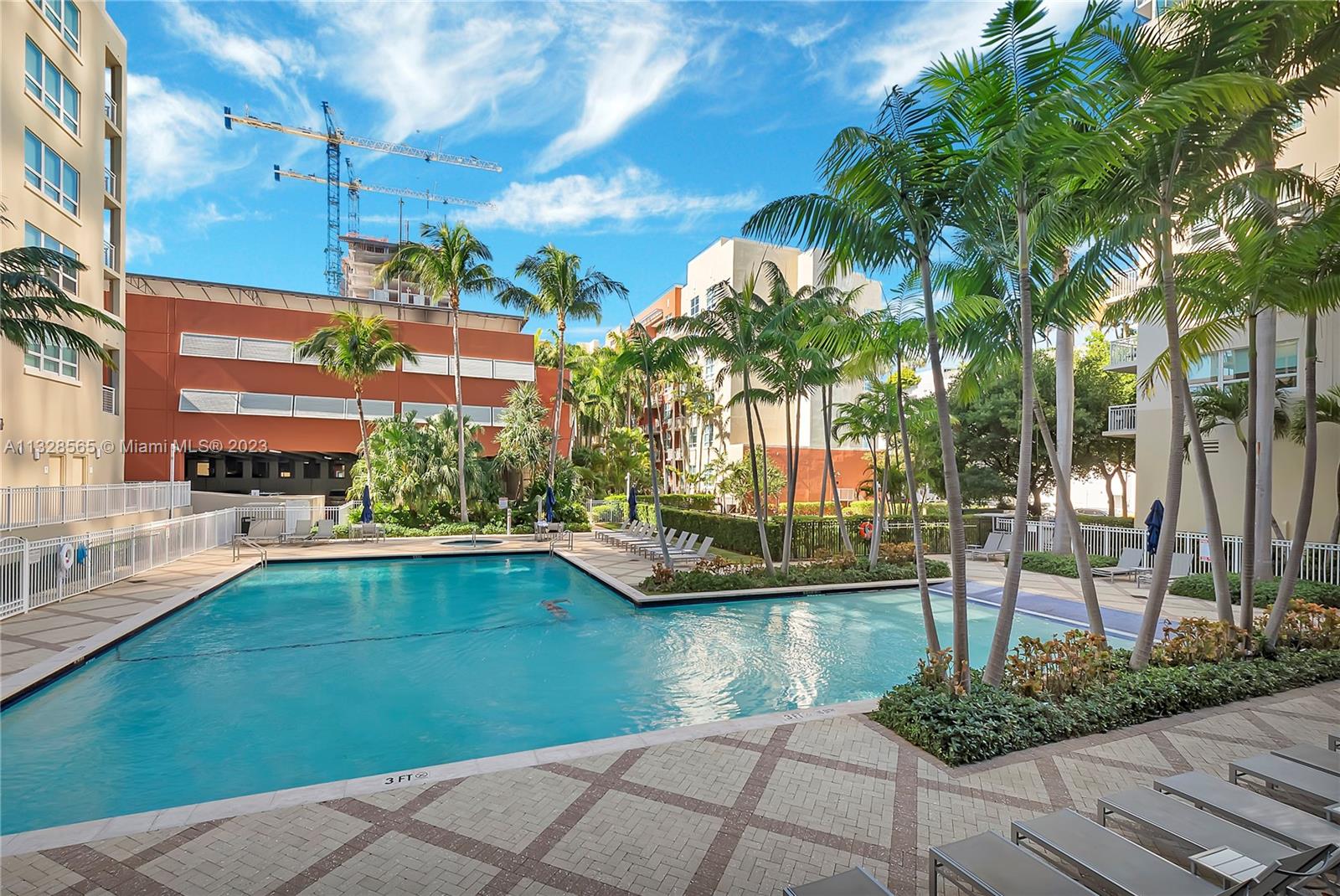 2000 N Bayshore Dr Unit: 325