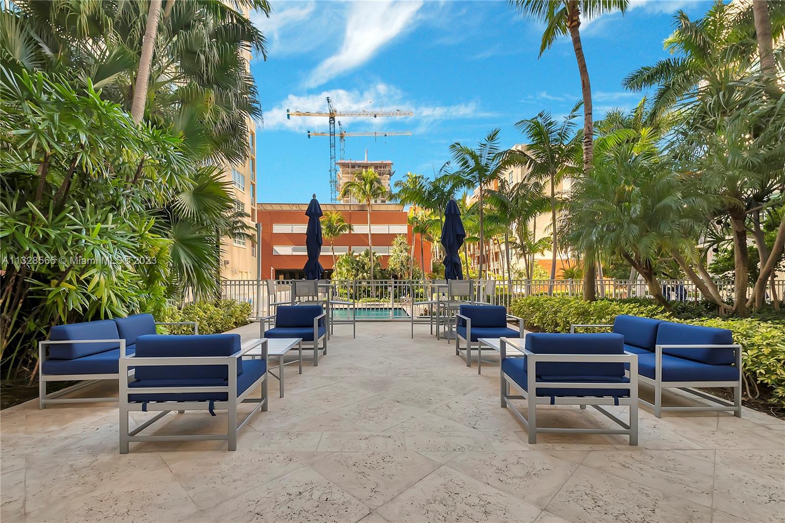 2000 N Bayshore Dr Unit: 325