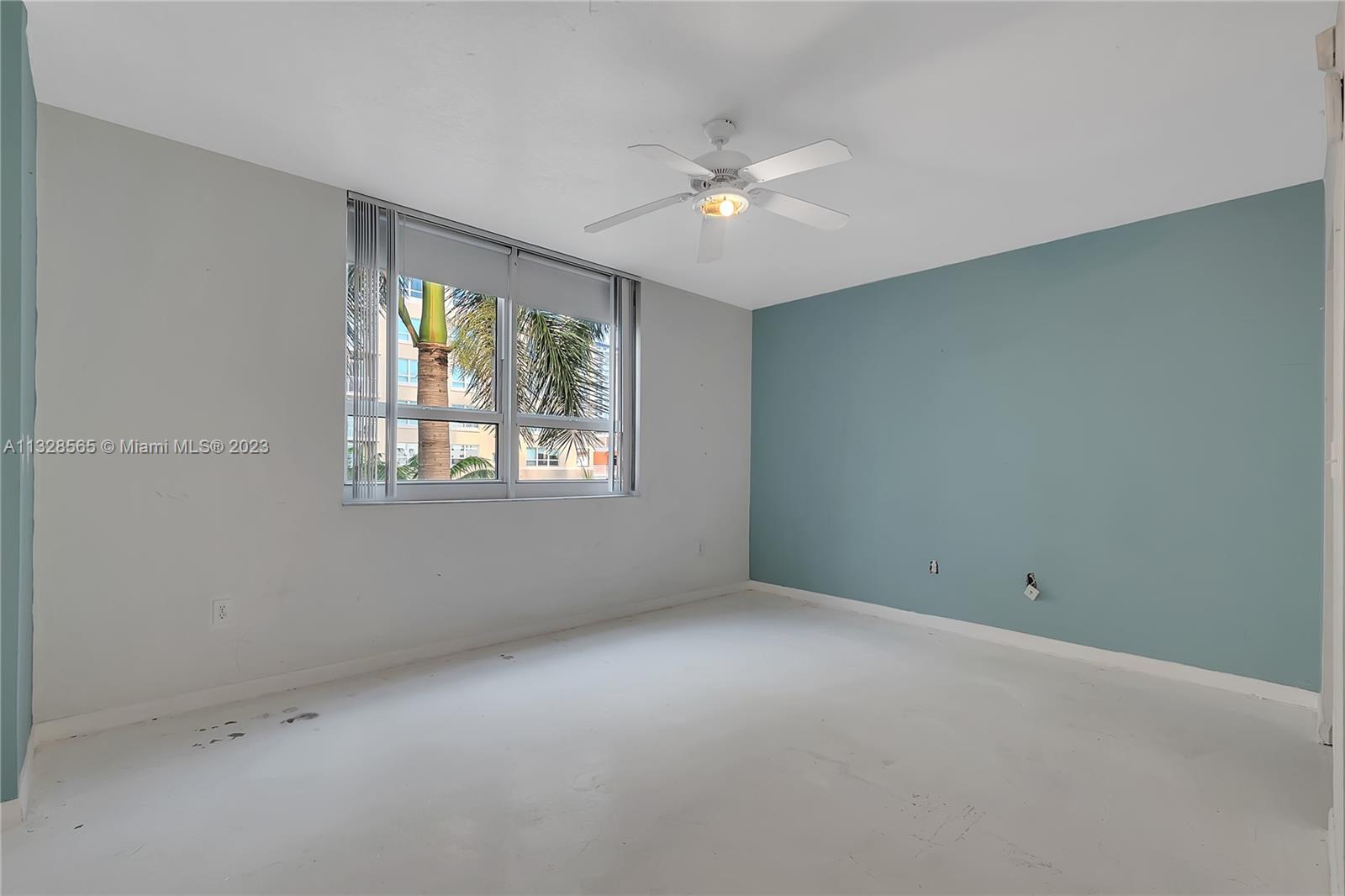 2000 N Bayshore Dr Unit: 325
