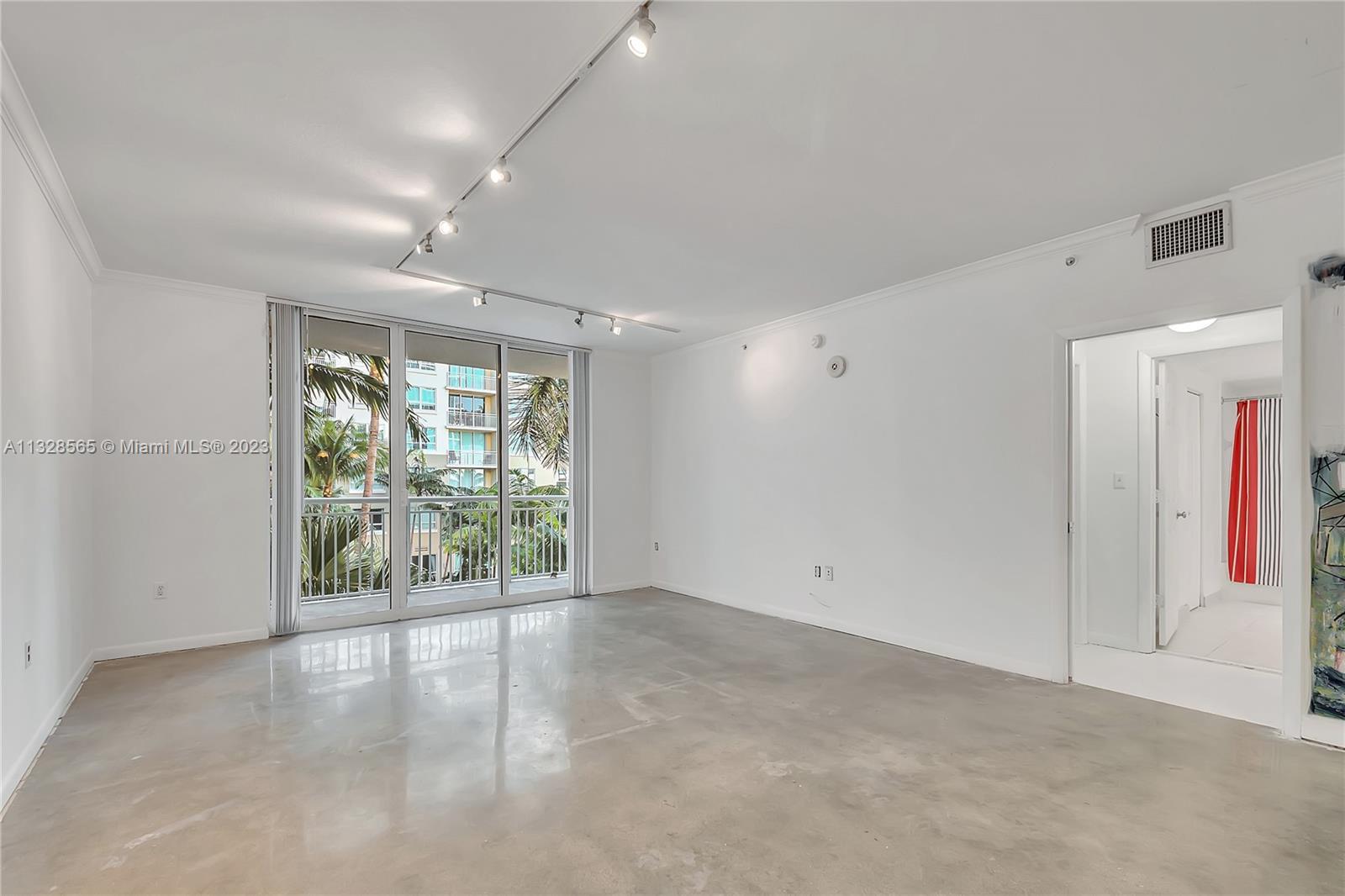 2000 N Bayshore Dr Unit: 325