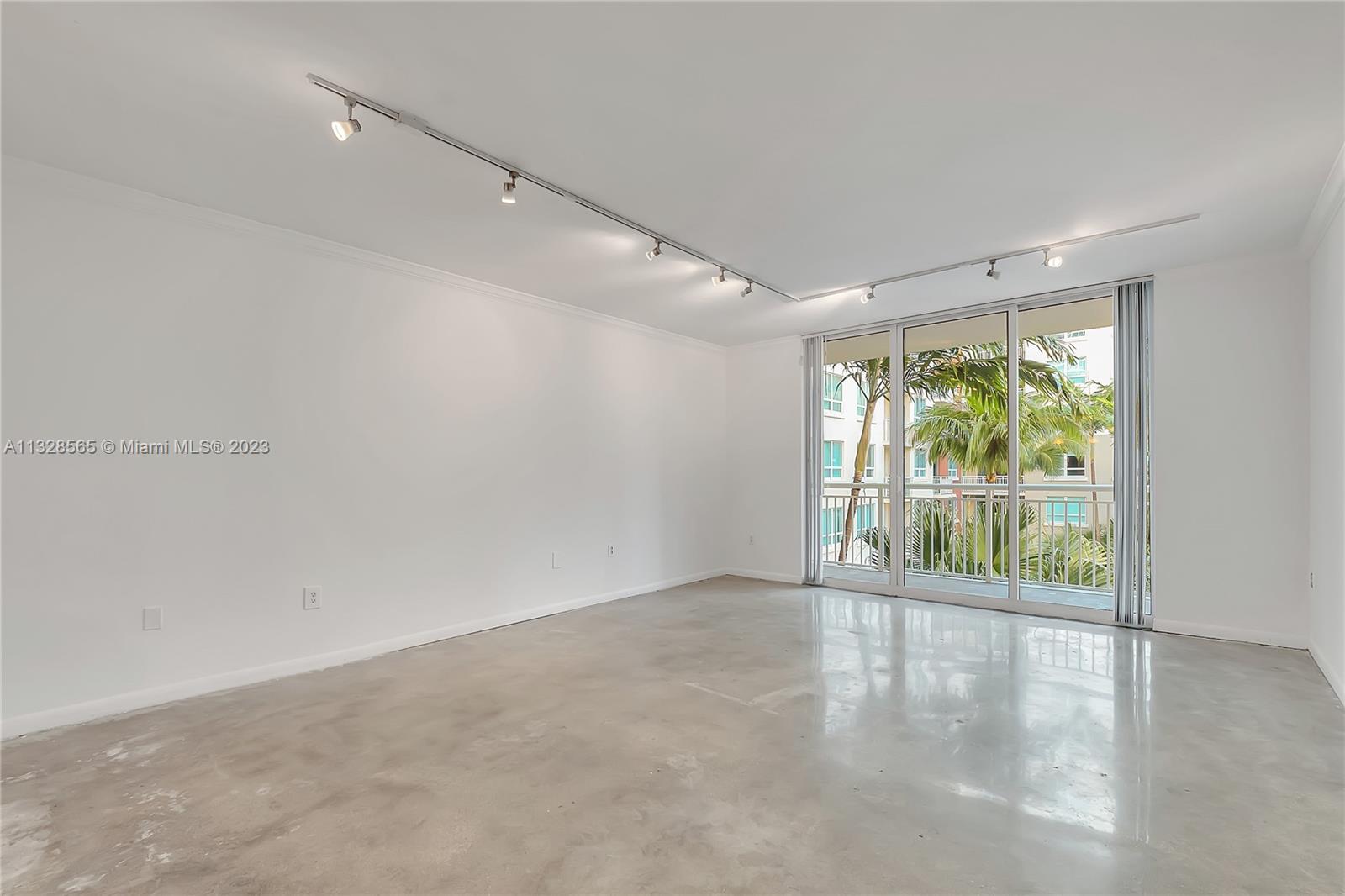 2000 N Bayshore Dr Unit: 325