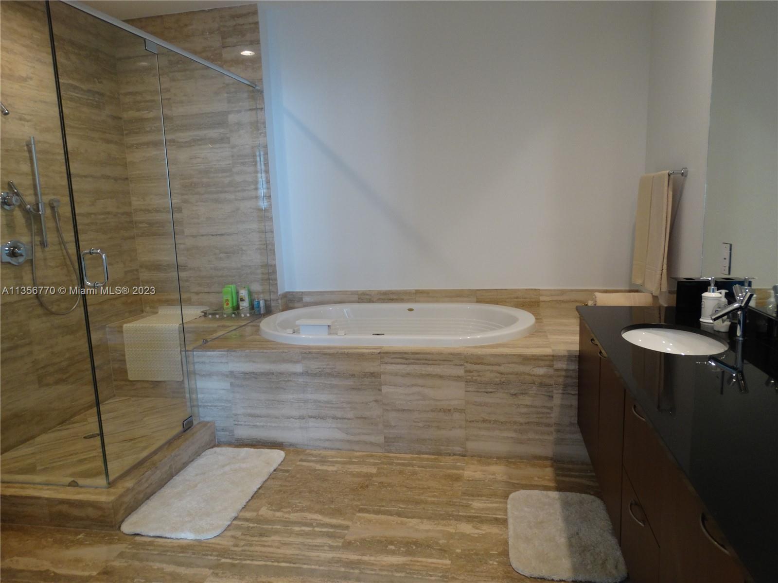 15901 Collins Ave Unit: 3907