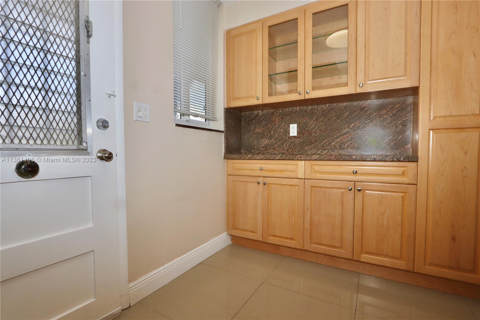 2910 Point East Dr Unit: M204