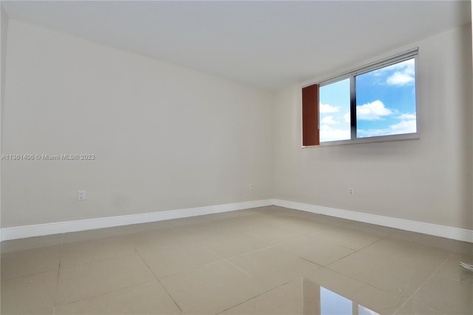 2910 Point East Dr Unit: M204