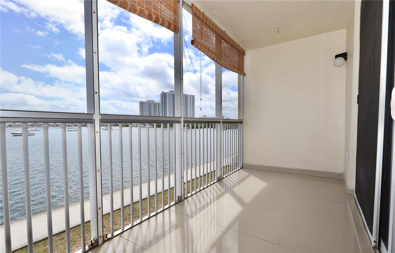2910 Point East Dr Unit: M204