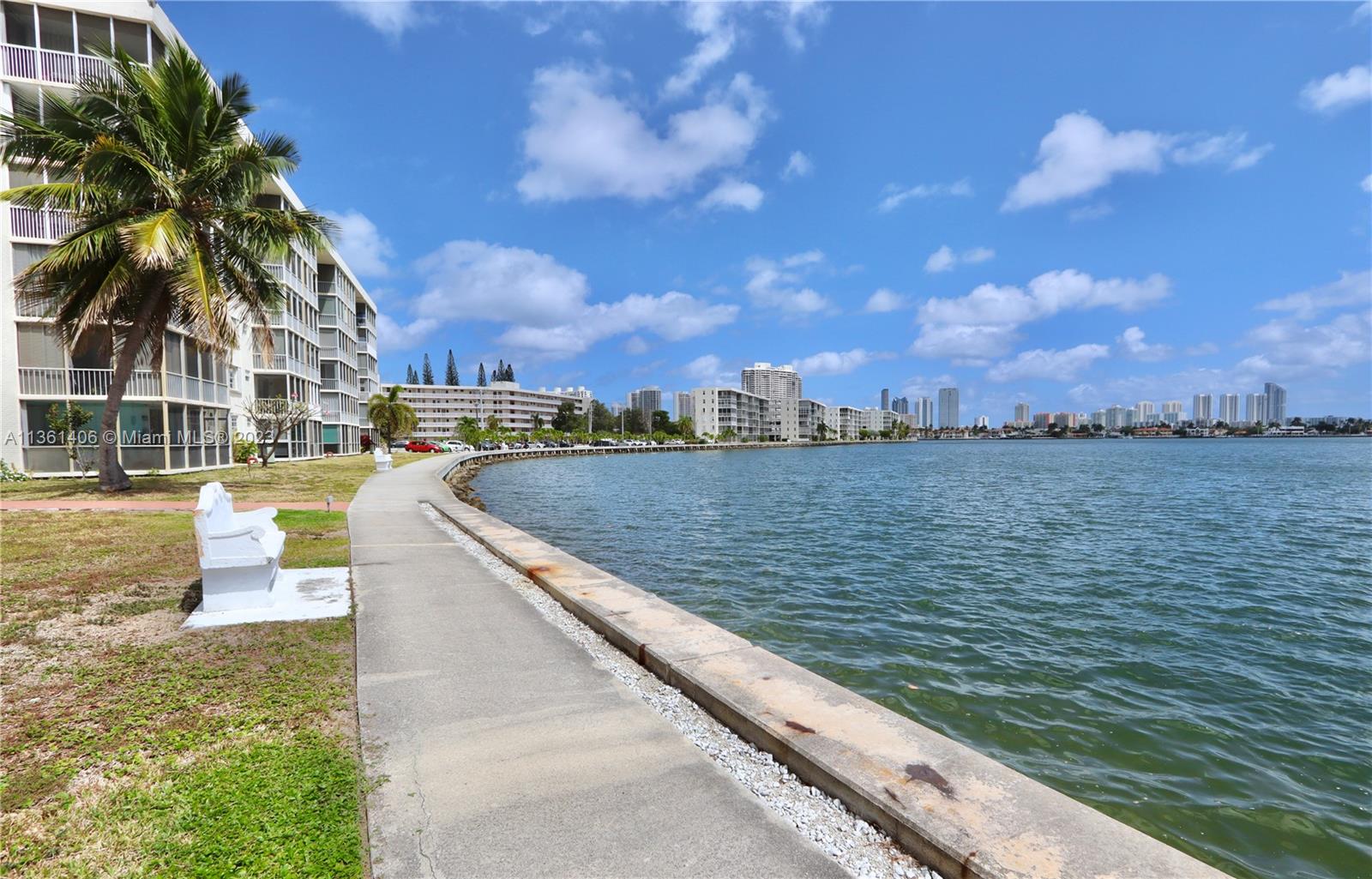 2910 Point East Dr Unit: M204