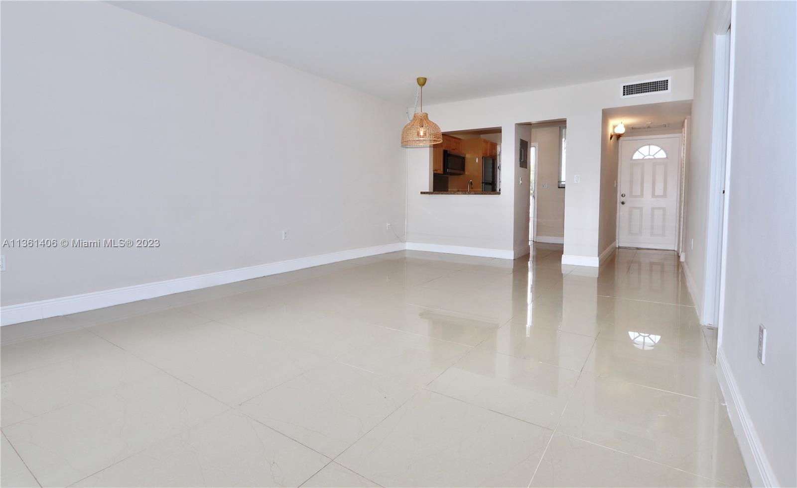 2910 Point East Dr Unit: M204
