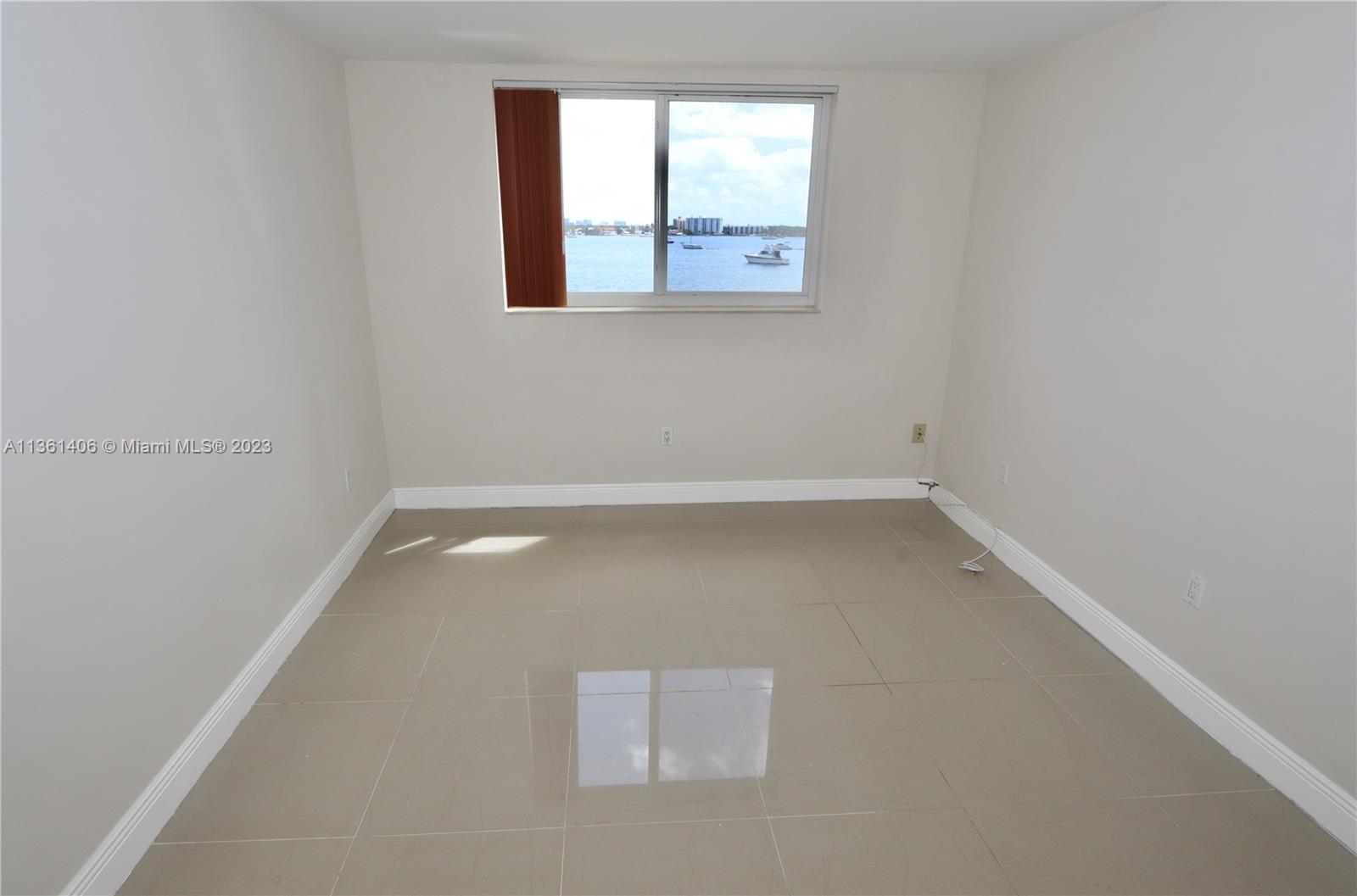 2910 Point East Dr Unit: M204