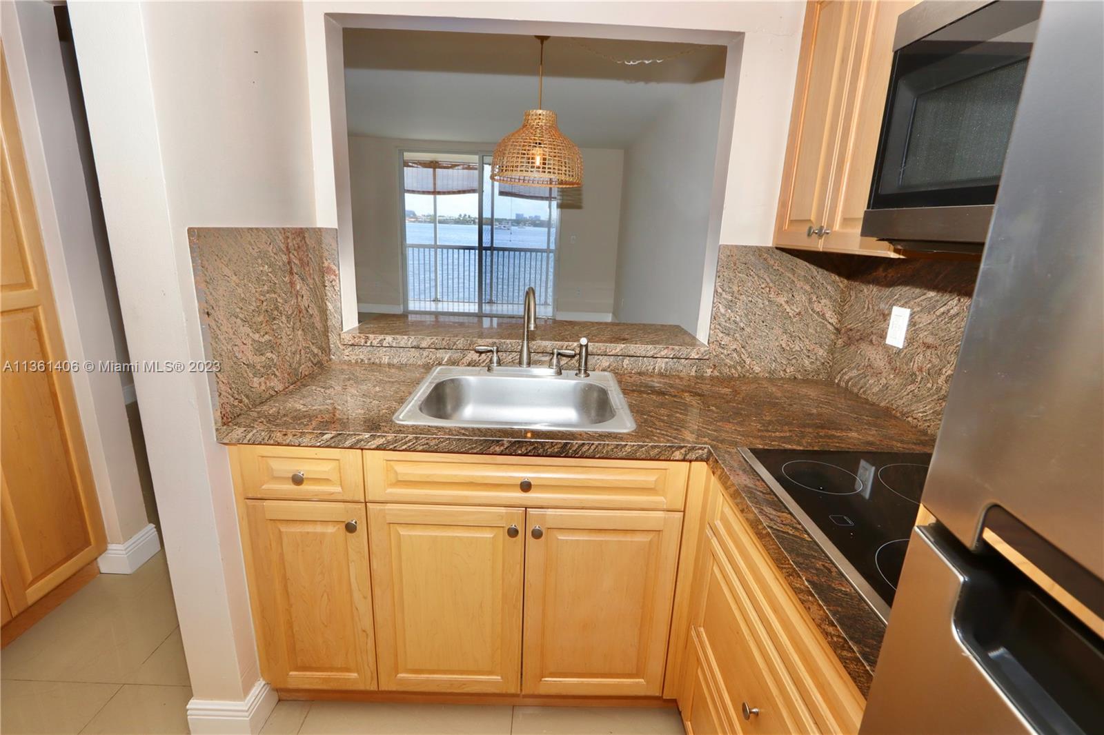 2910 Point East Dr Unit: M204