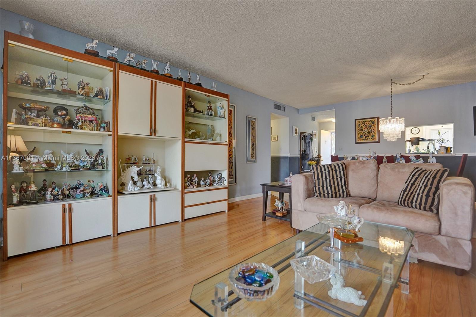 1001 NE 14th Ave Unit: 202