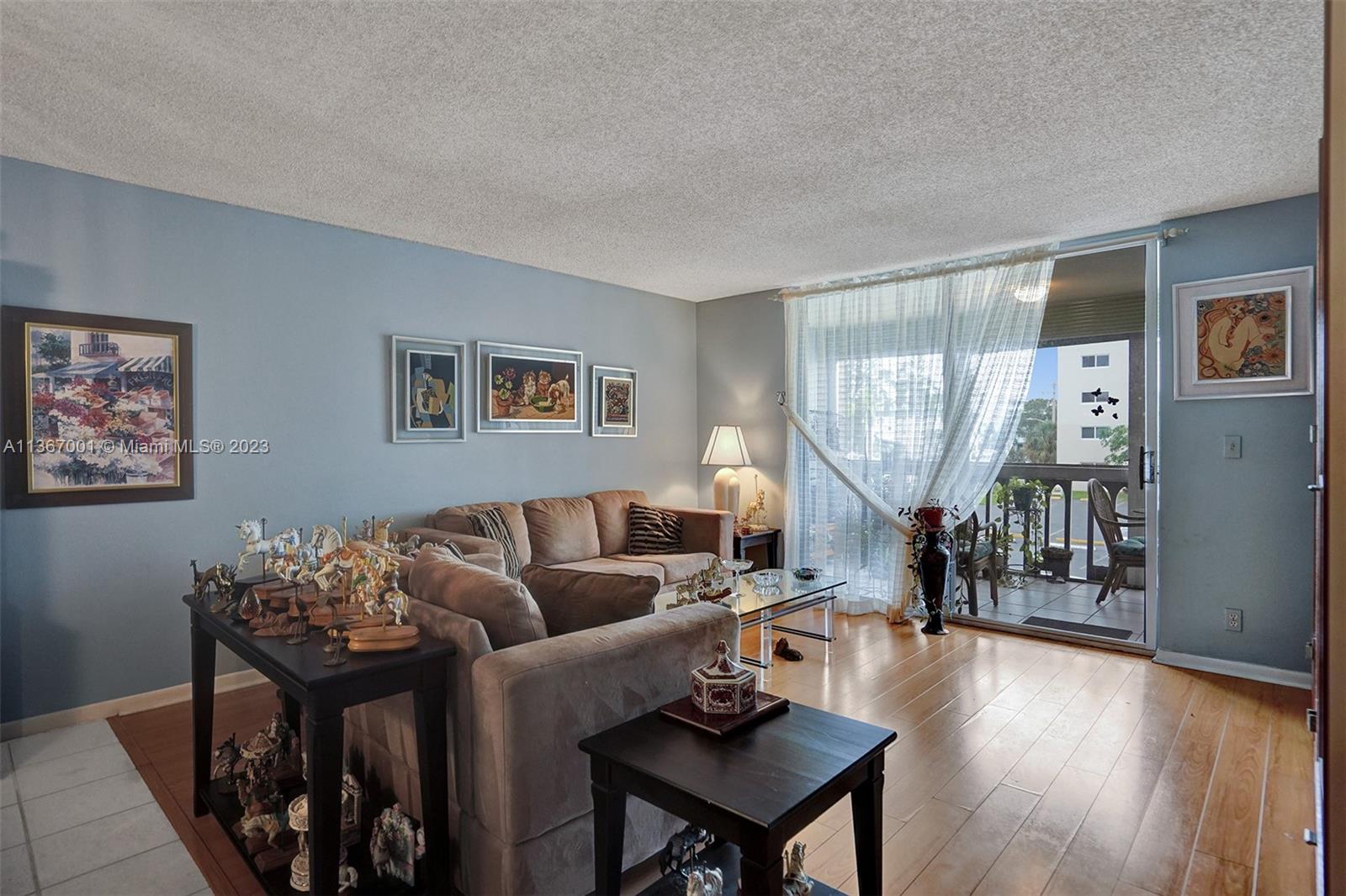 1001 NE 14th Ave Unit: 202