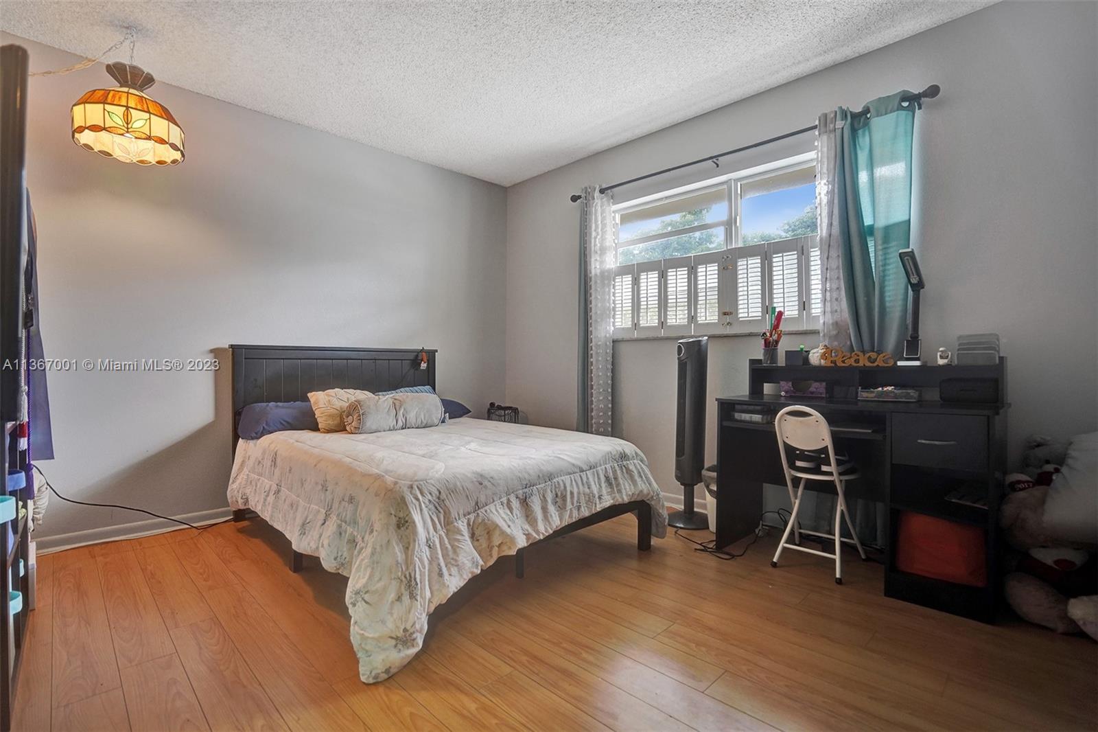 1001 NE 14th Ave Unit: 202