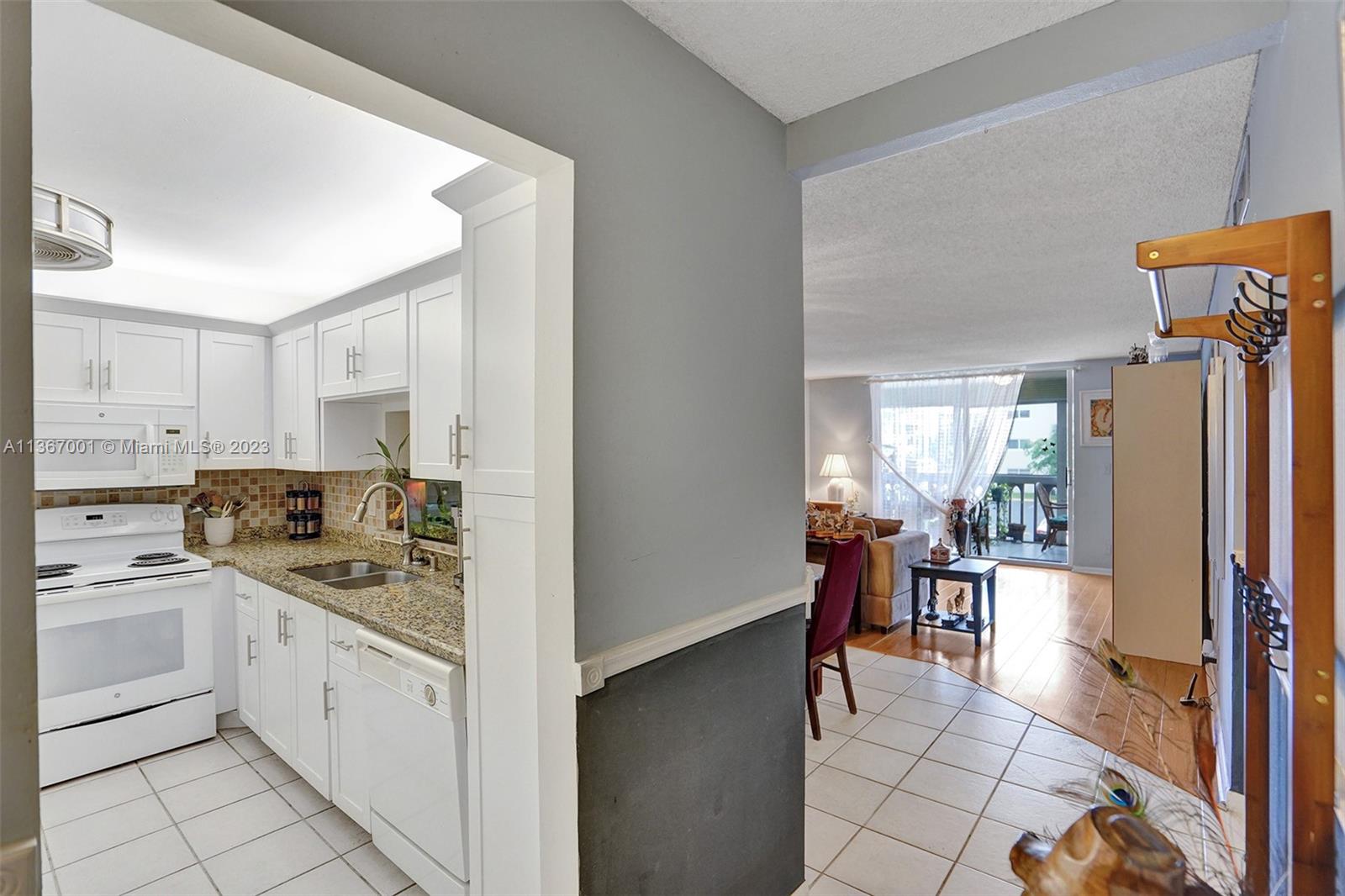 1001 NE 14th Ave Unit: 202