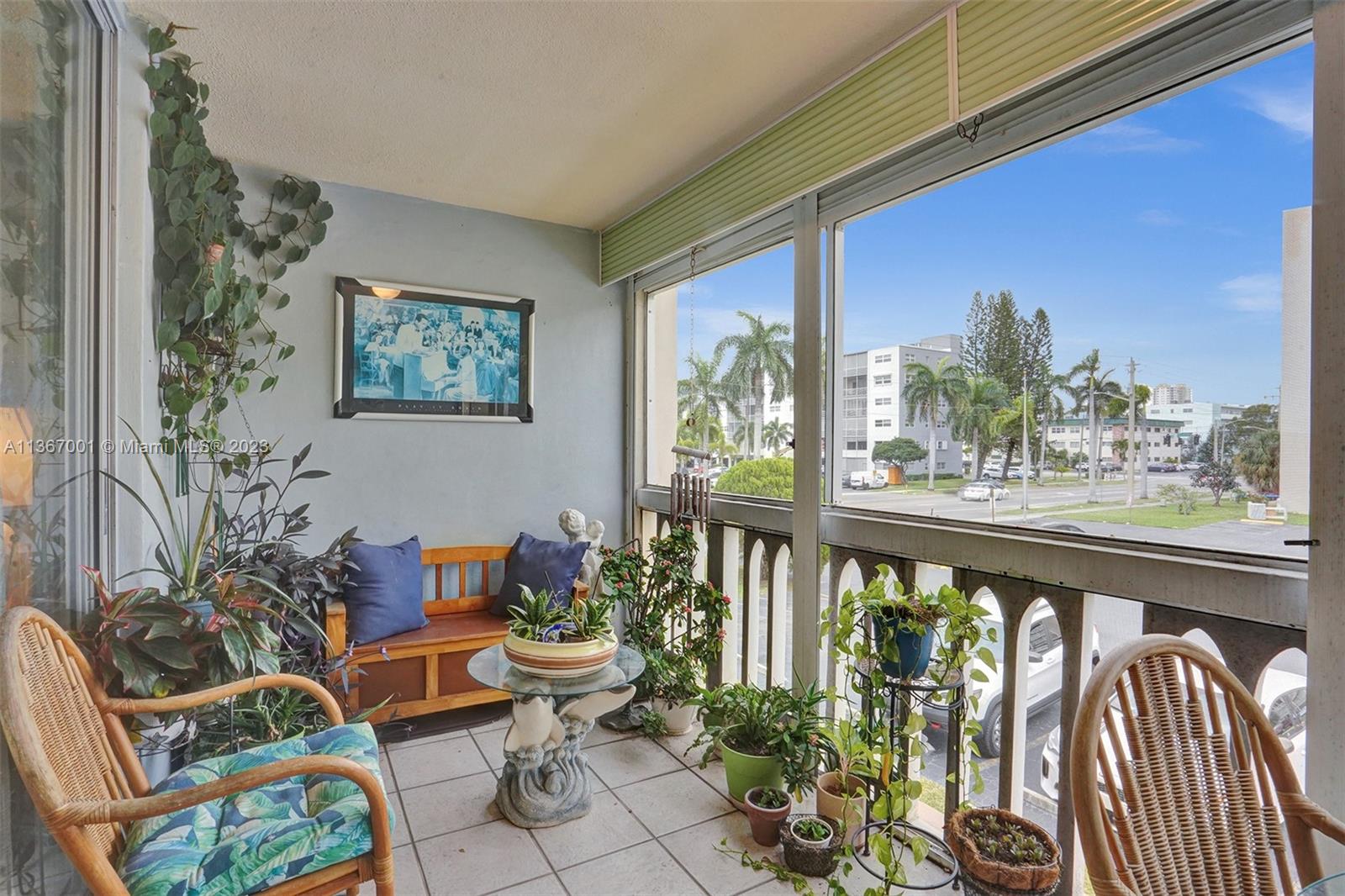 1001 NE 14th Ave Unit: 202