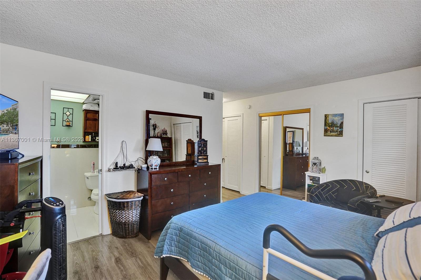 1001 NE 14th Ave Unit: 202