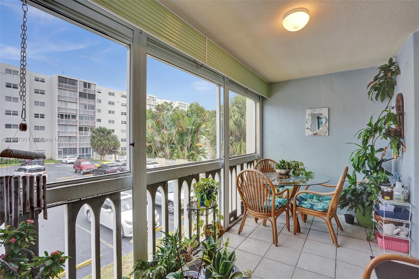 1001 NE 14th Ave Unit: 202