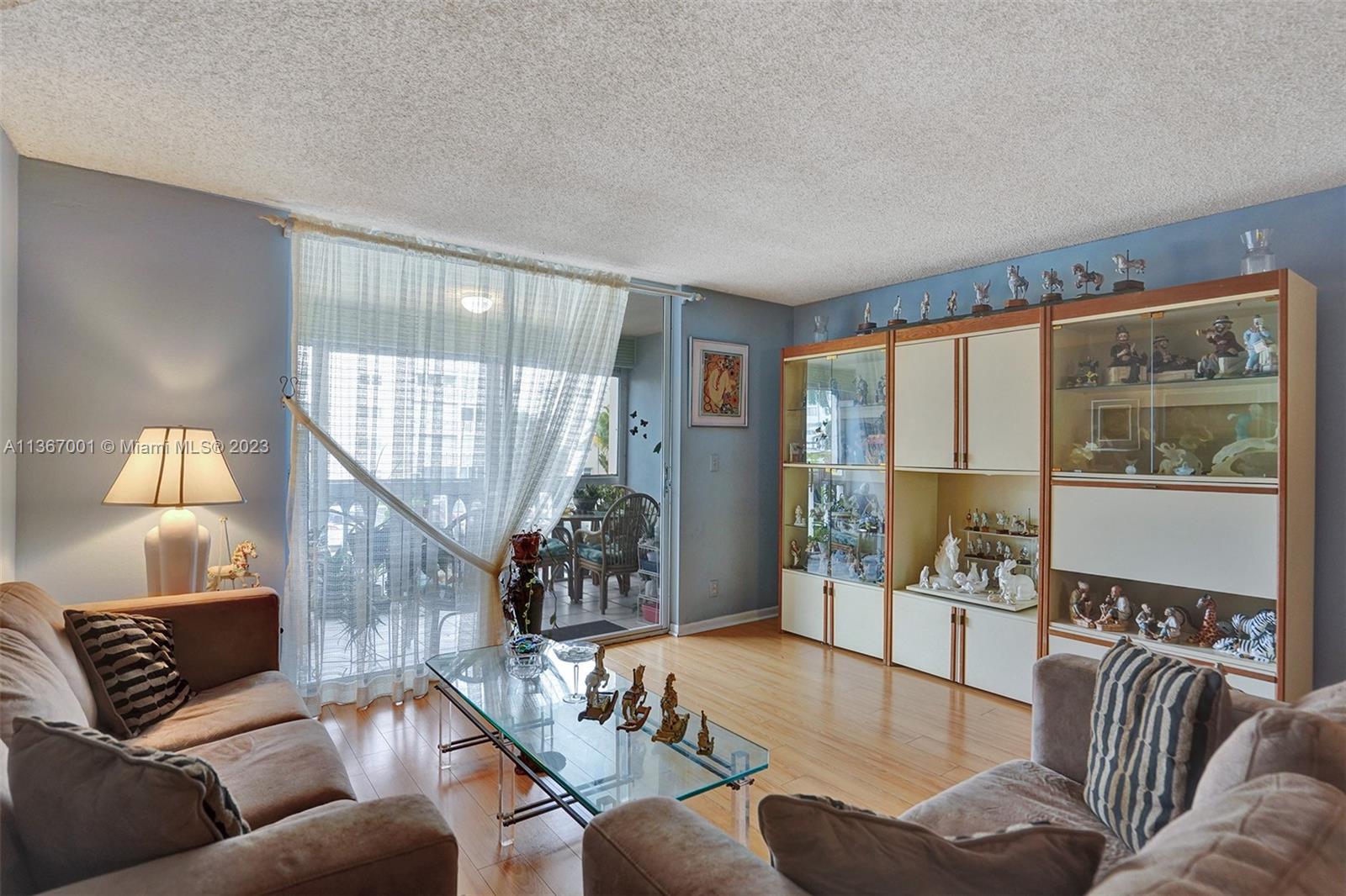 1001 NE 14th Ave Unit: 202