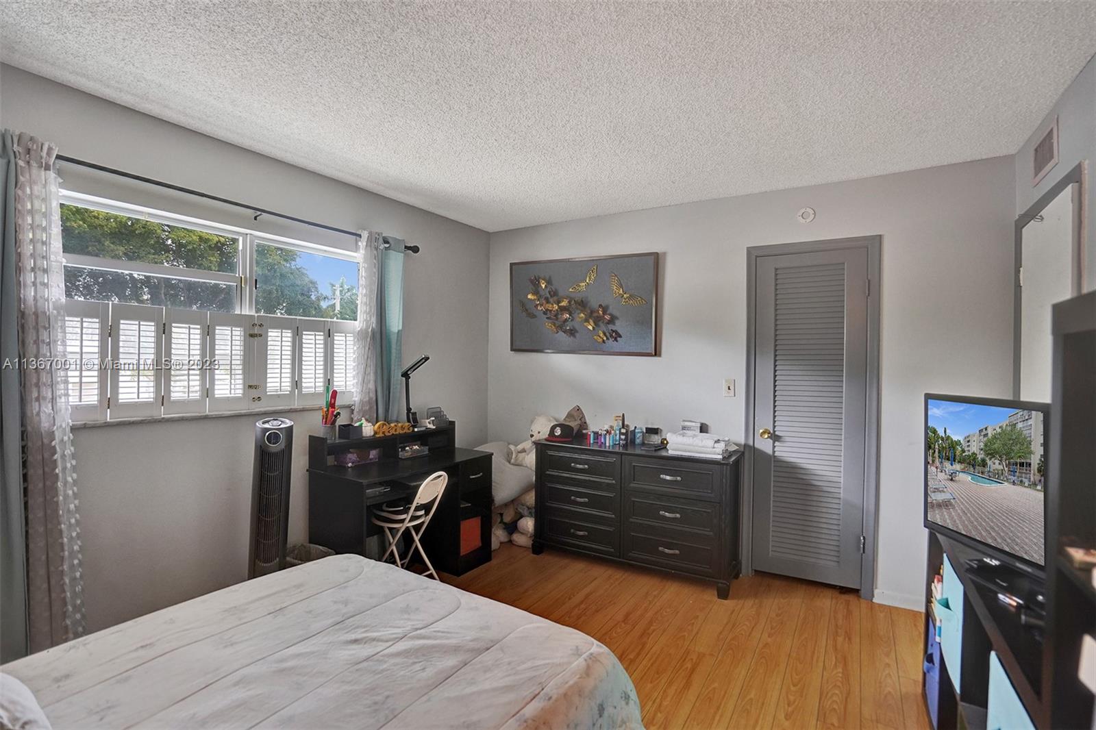 1001 NE 14th Ave Unit: 202