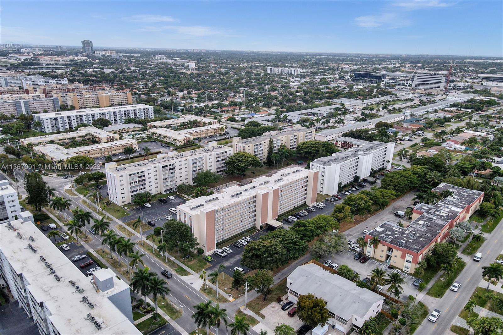 1001 NE 14th Ave Unit: 202