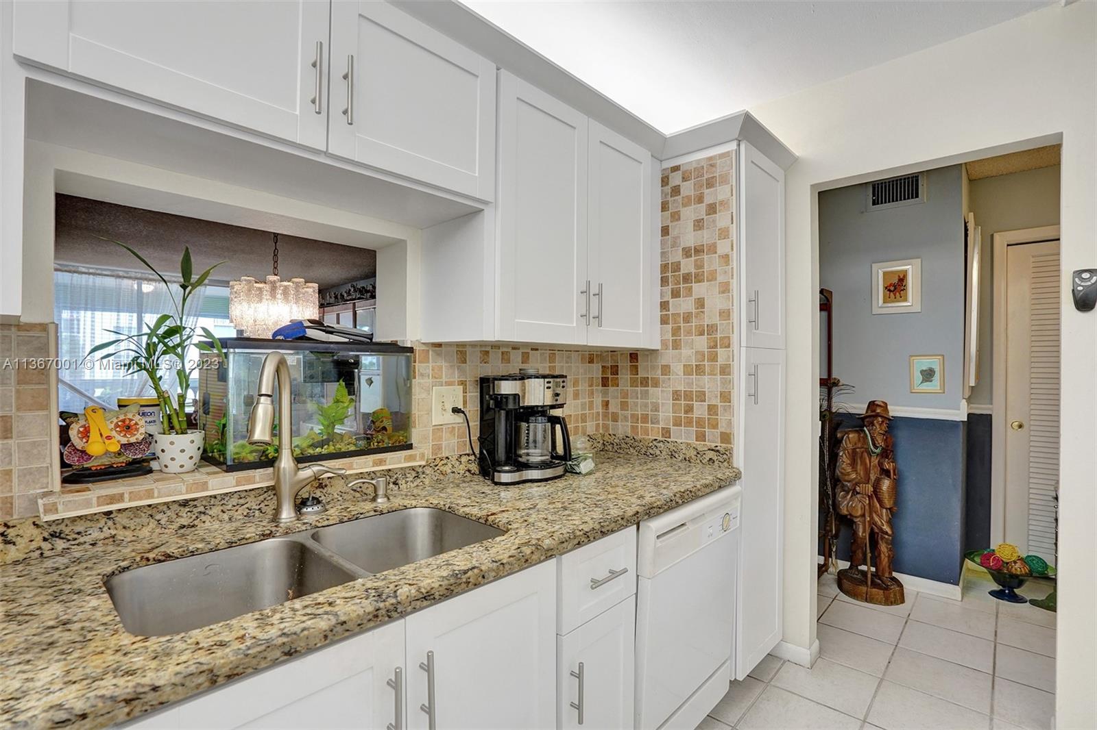 1001 NE 14th Ave Unit: 202