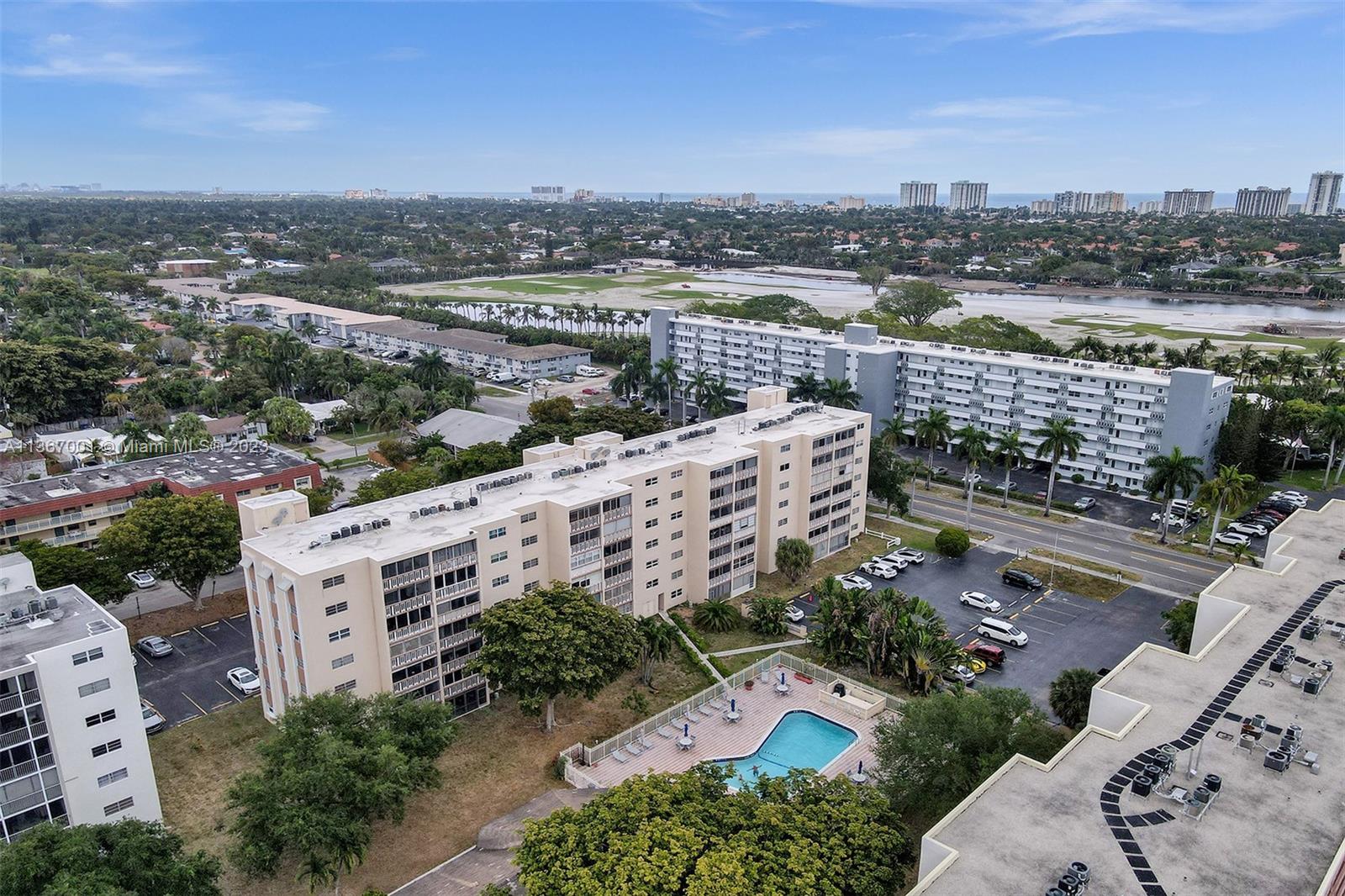1001 NE 14th Ave Unit: 202