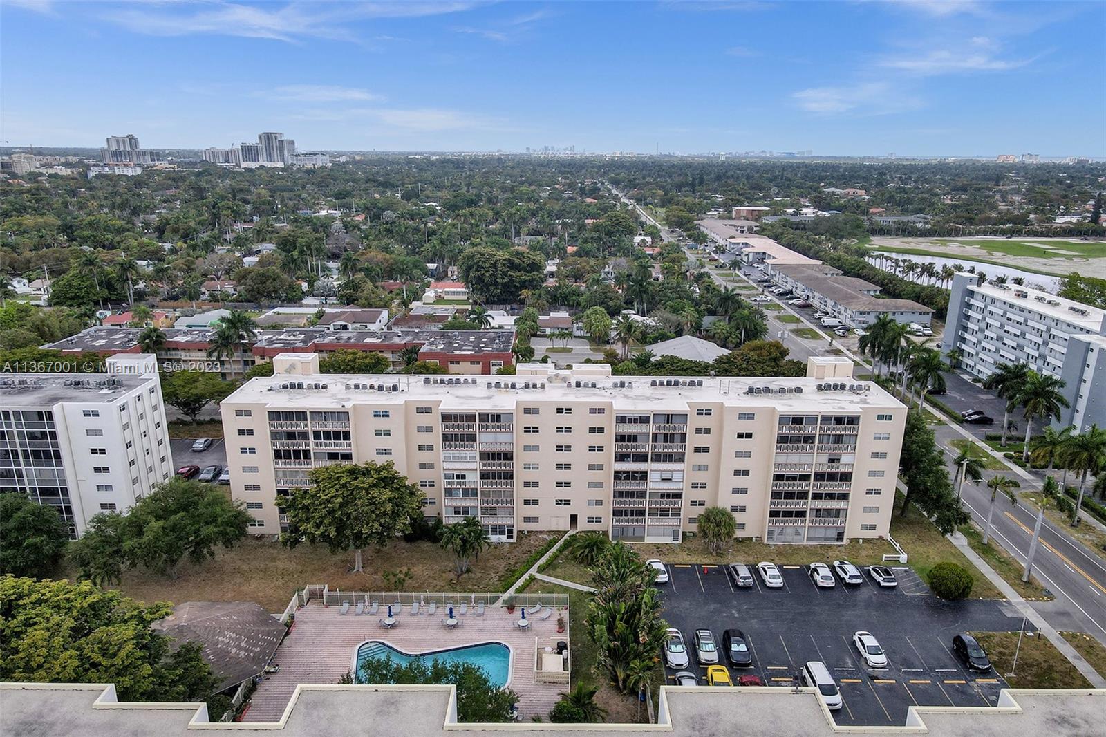 1001 NE 14th Ave Unit: 202